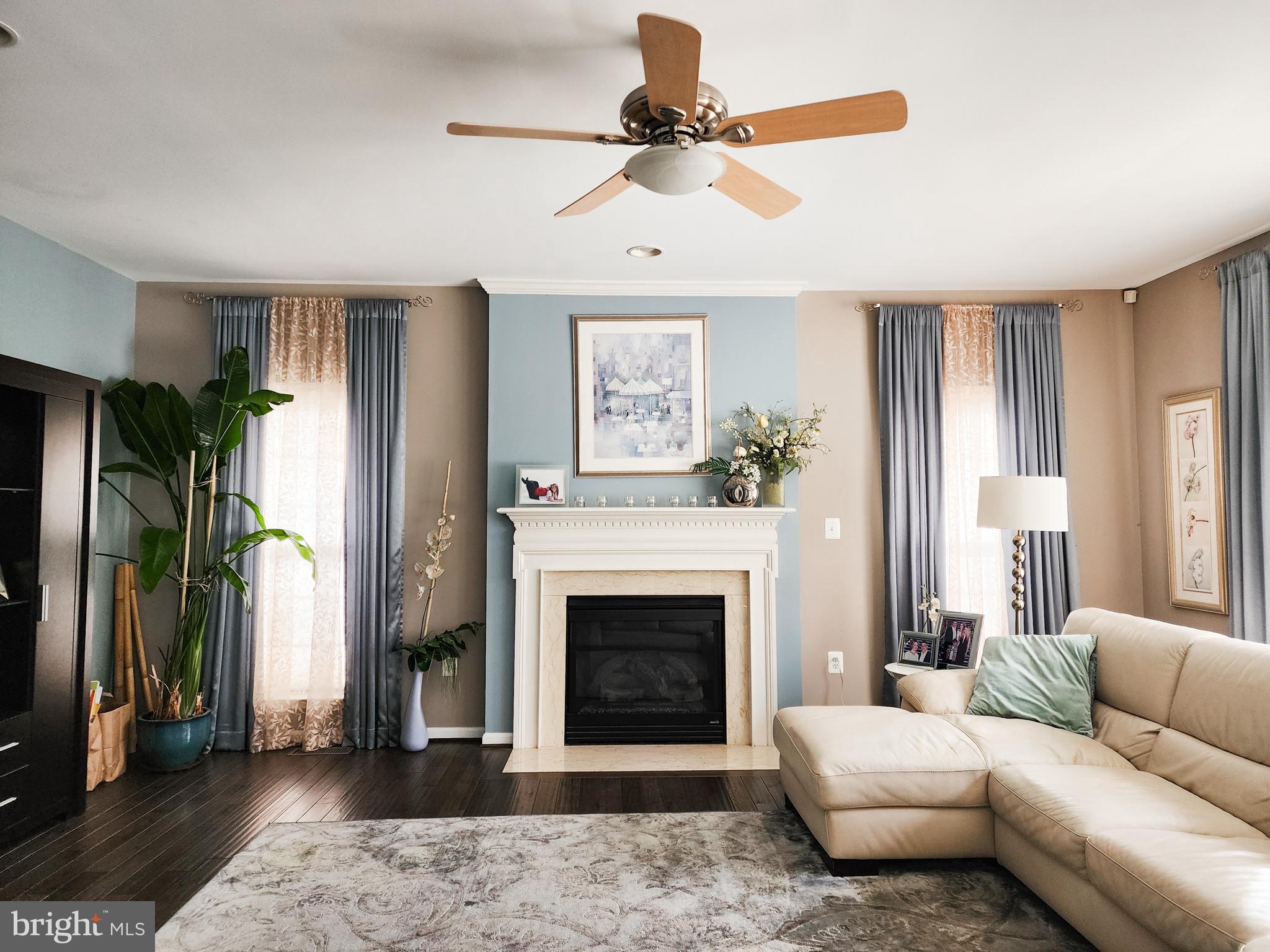 VANTAGE POINTE - Residential