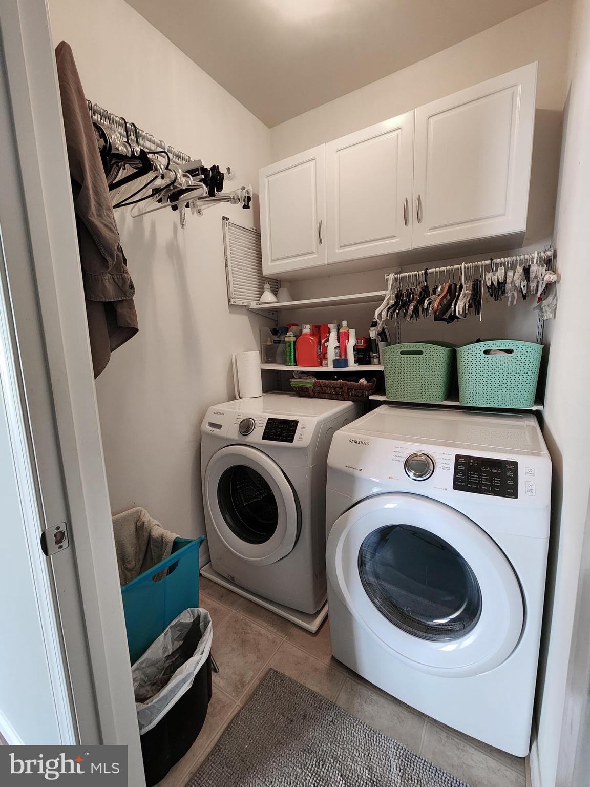 VANTAGE POINTE - Residential