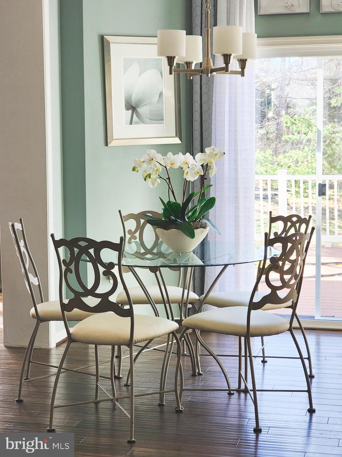 VANTAGE POINTE - Residential