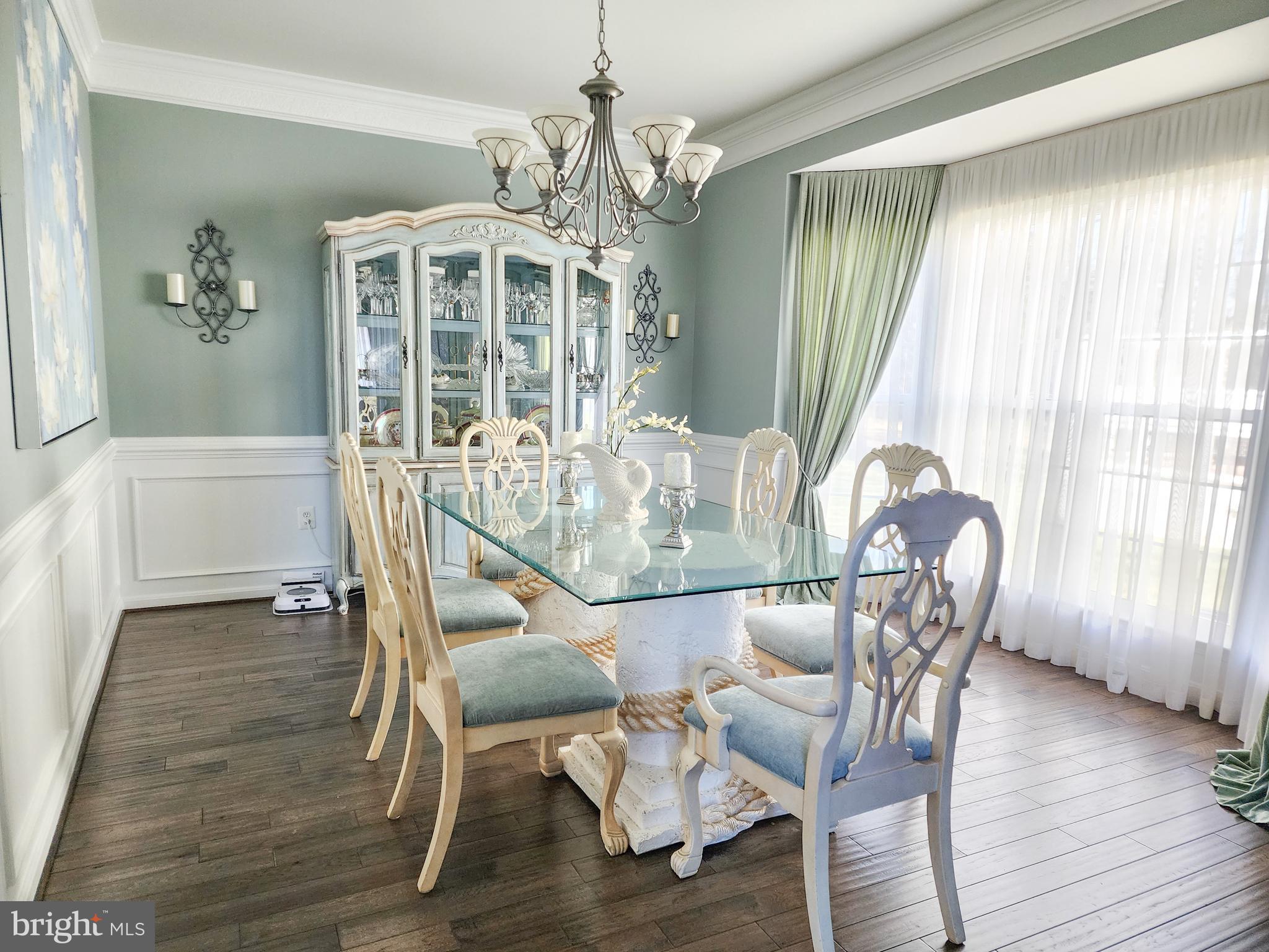 VANTAGE POINTE - Residential