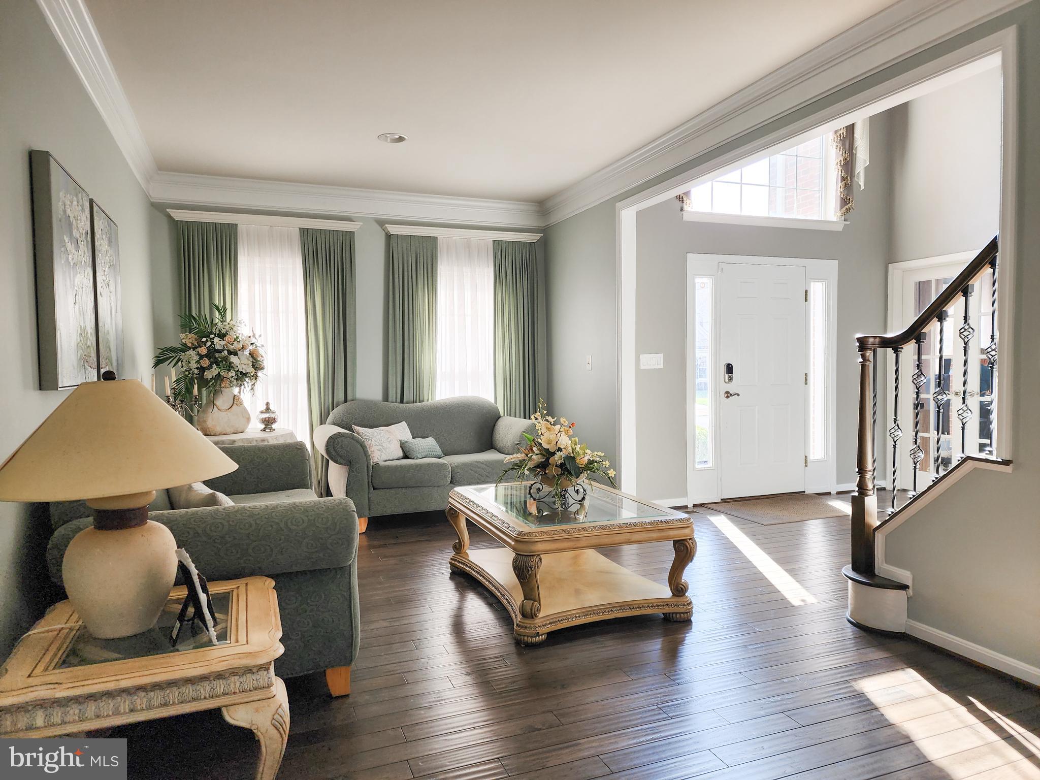 VANTAGE POINTE - Residential