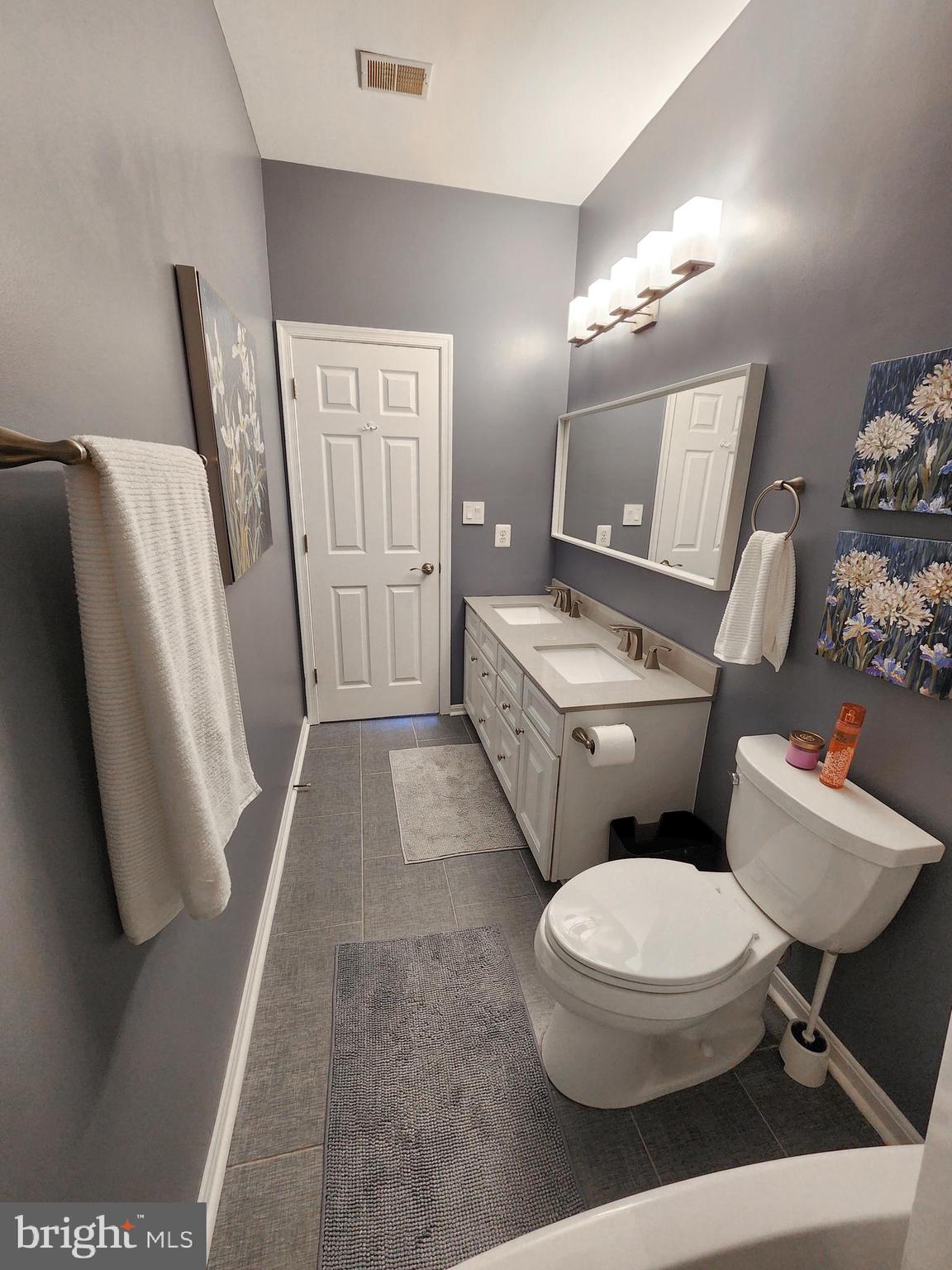 VANTAGE POINTE - Residential