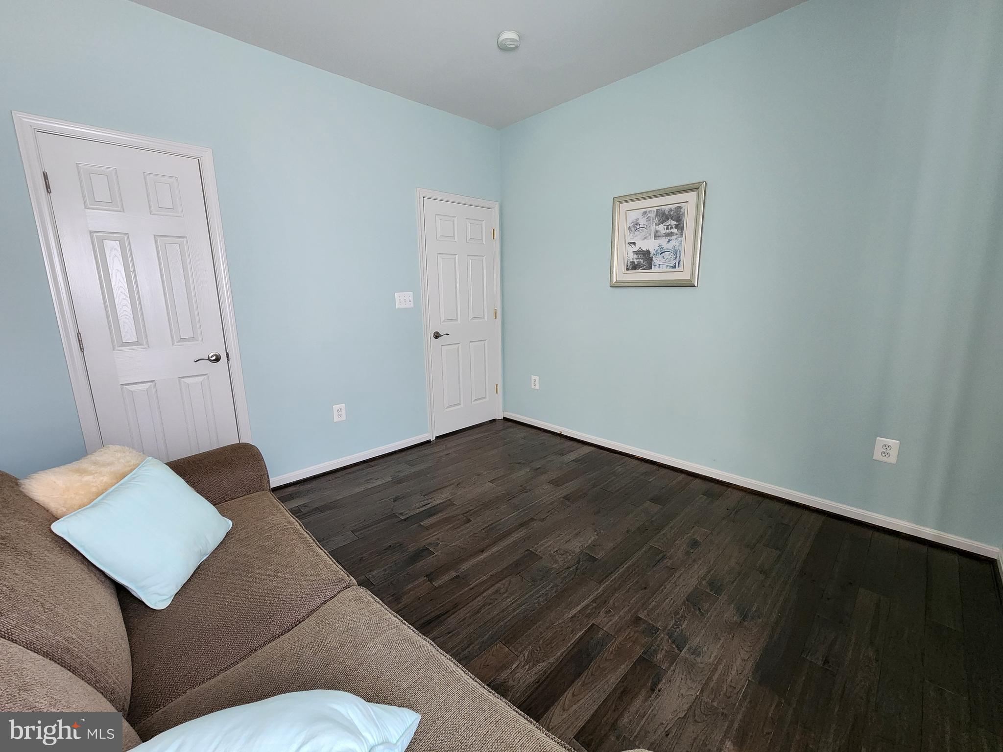 VANTAGE POINTE - Residential