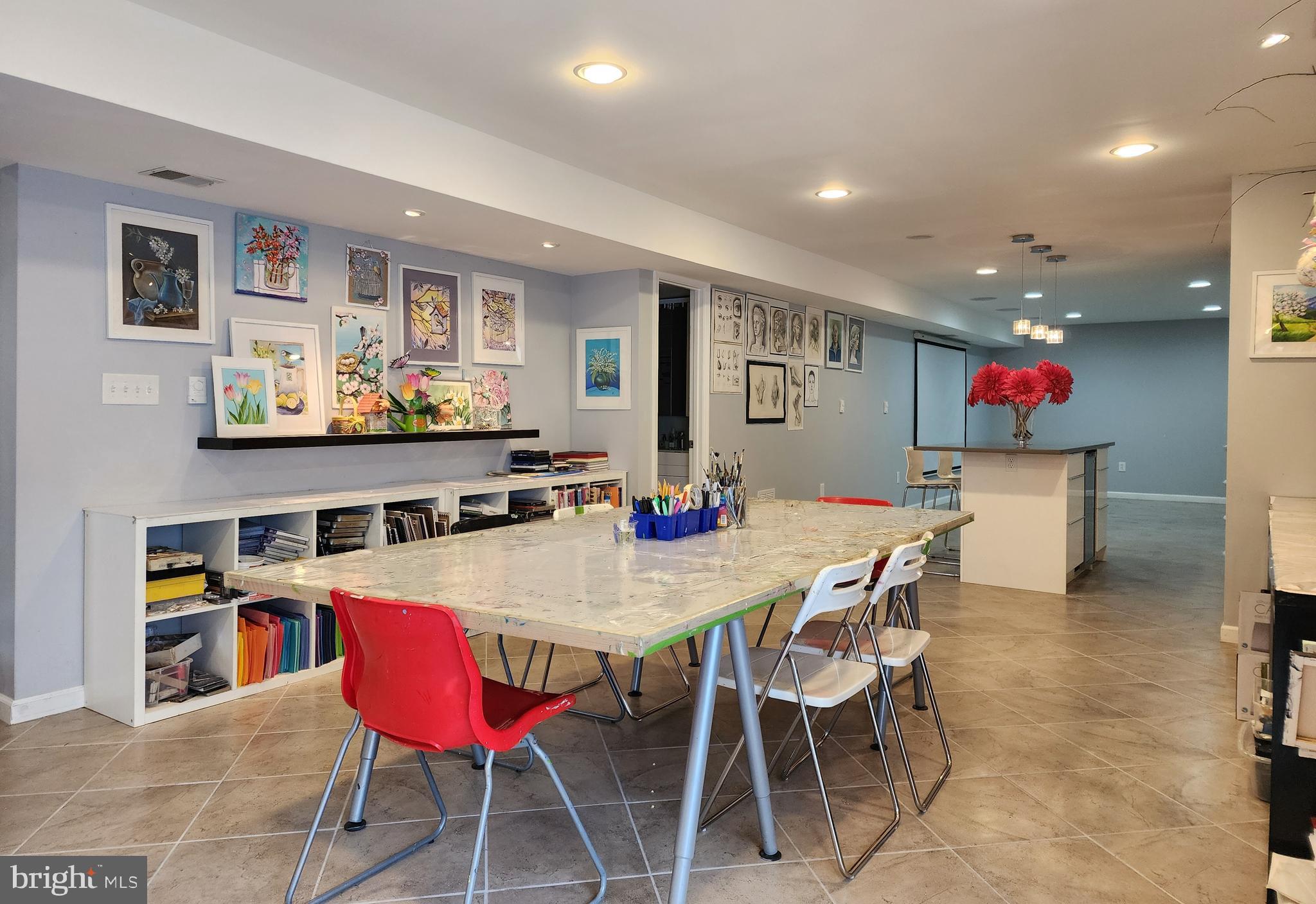 VANTAGE POINTE - Residential