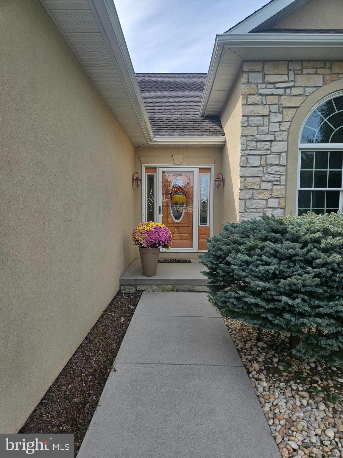 15 WARM BREEZE COURT
