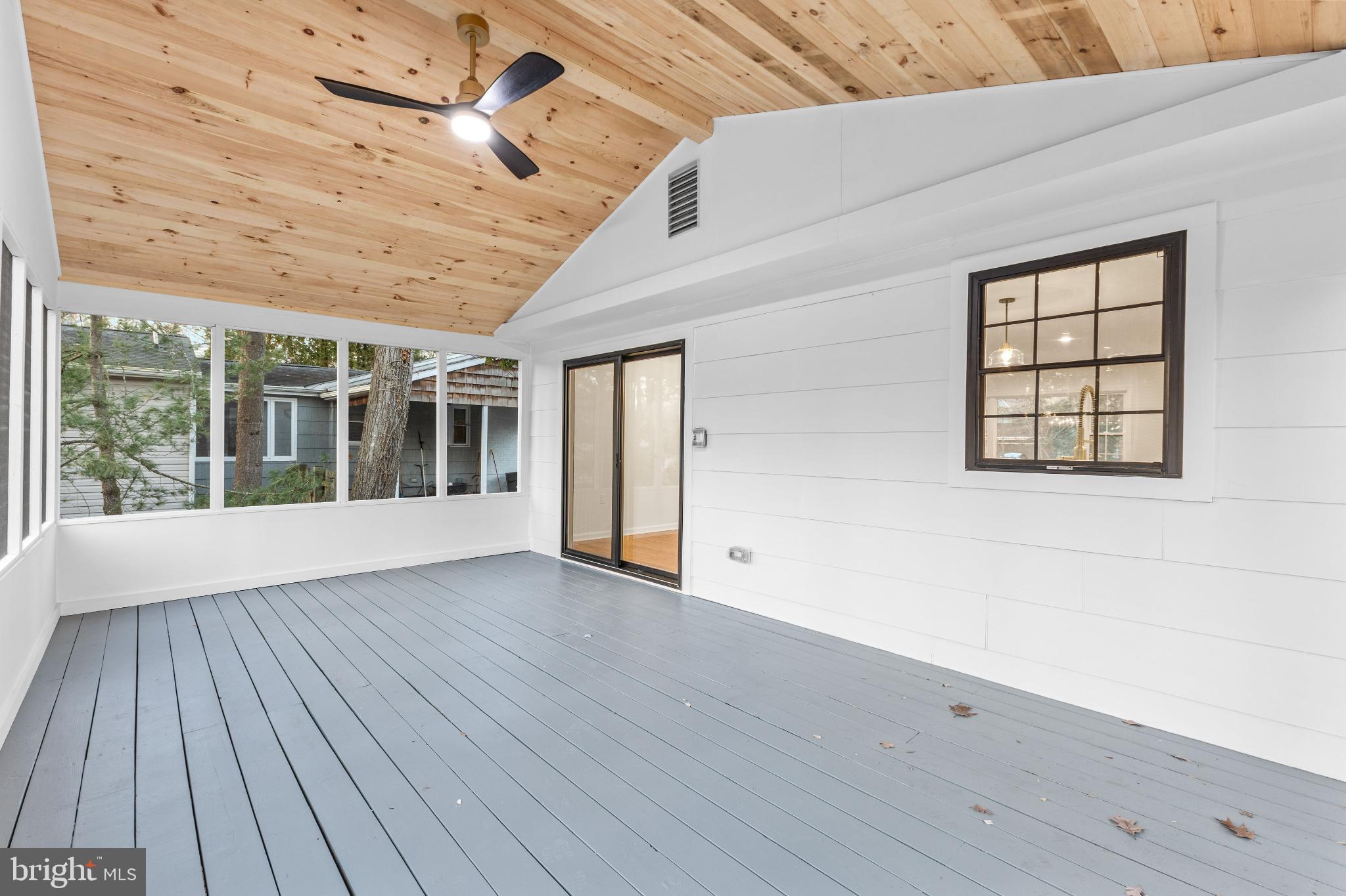 ANNAPOLIS ROADS - Residential