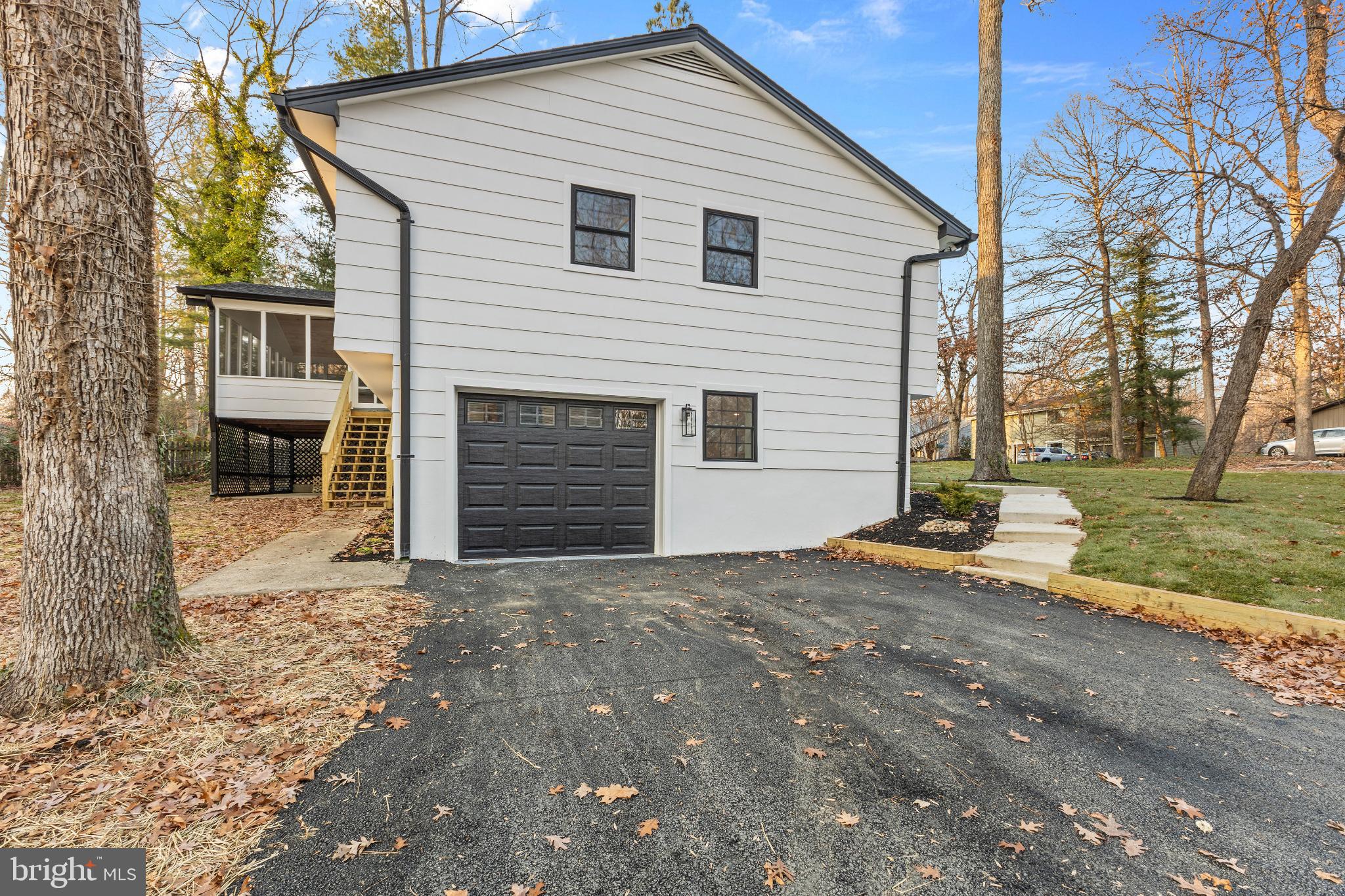 ANNAPOLIS ROADS - Residential