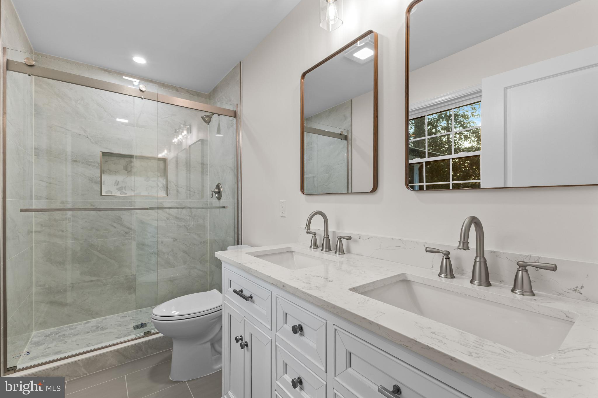 ANNAPOLIS ROADS - Residential