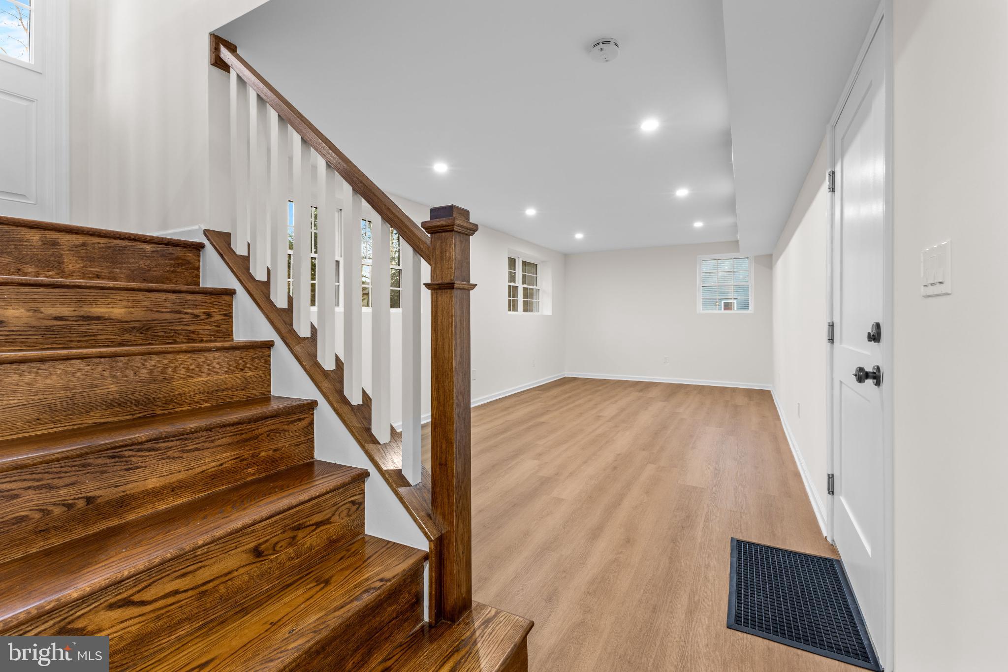 ANNAPOLIS ROADS - Residential