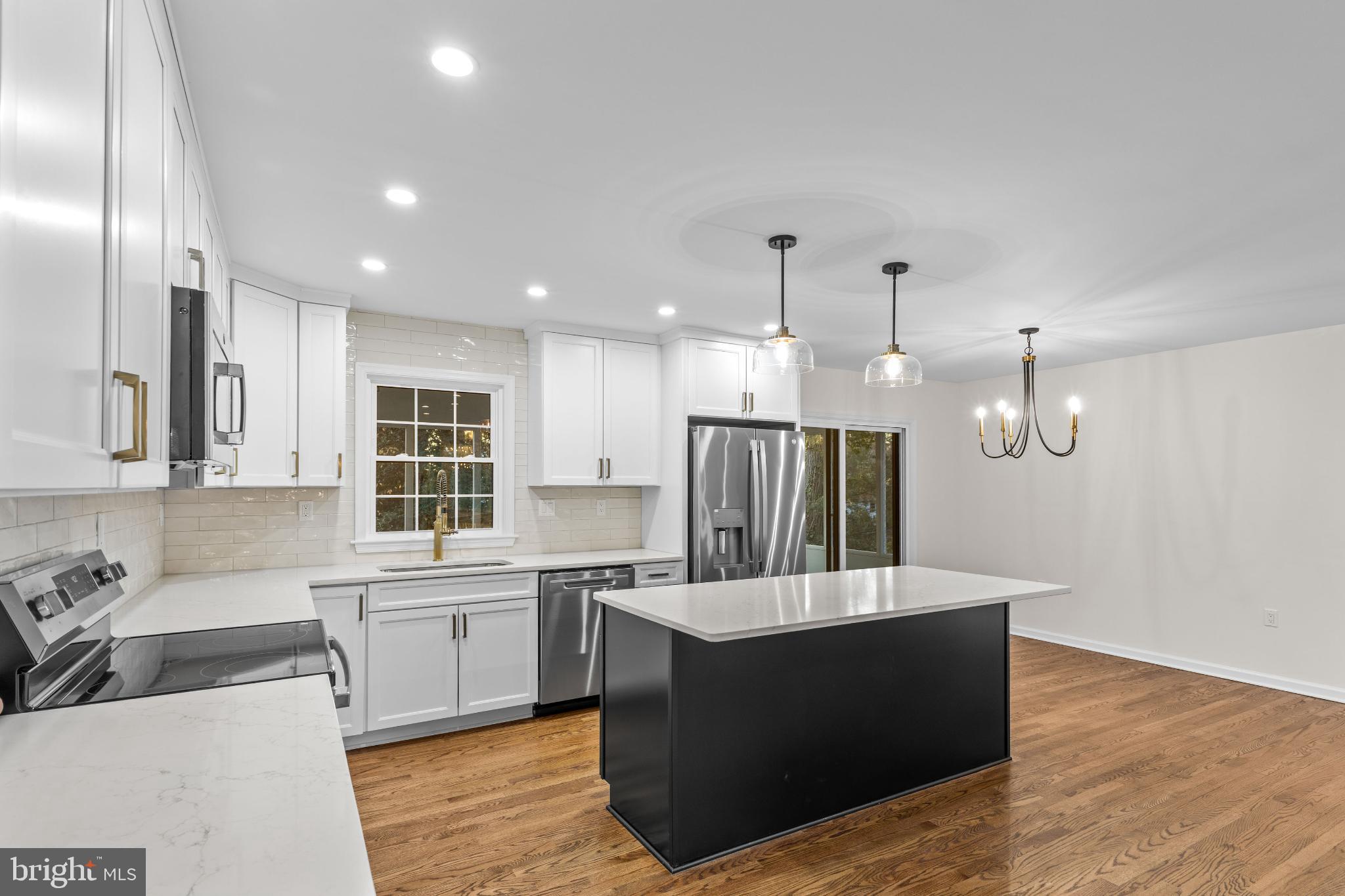 ANNAPOLIS ROADS - Residential