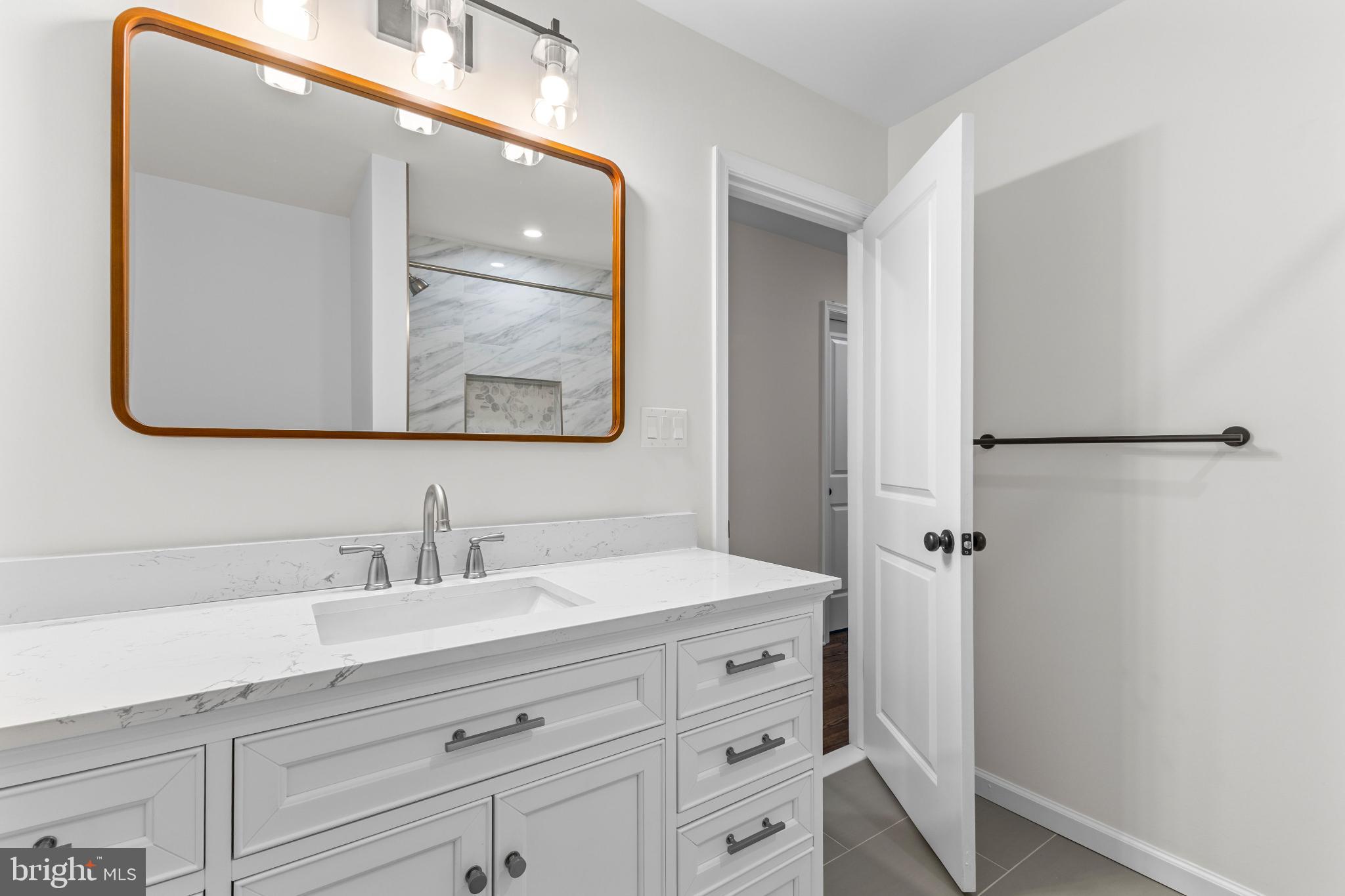 ANNAPOLIS ROADS - Residential