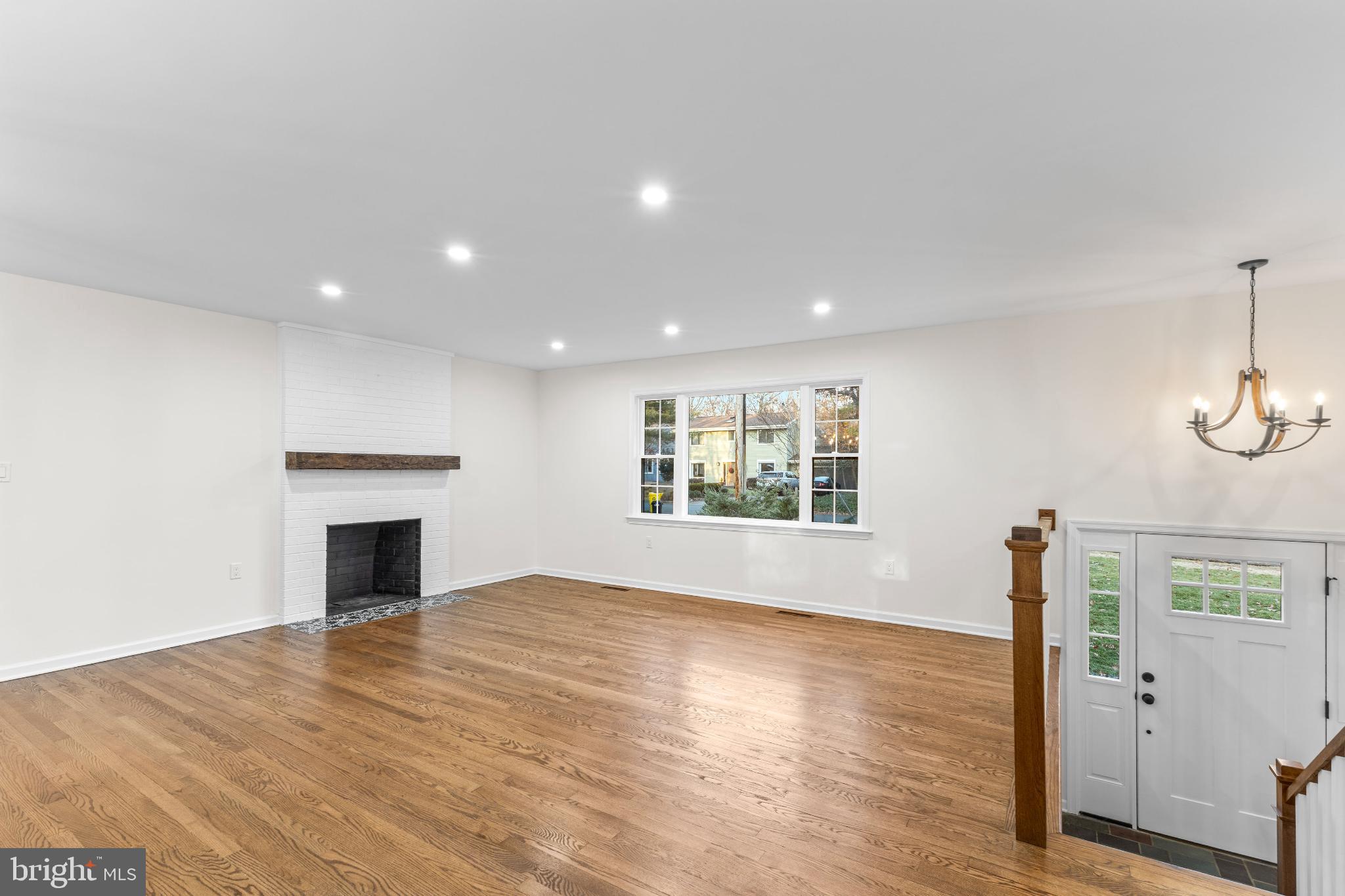 ANNAPOLIS ROADS - Residential