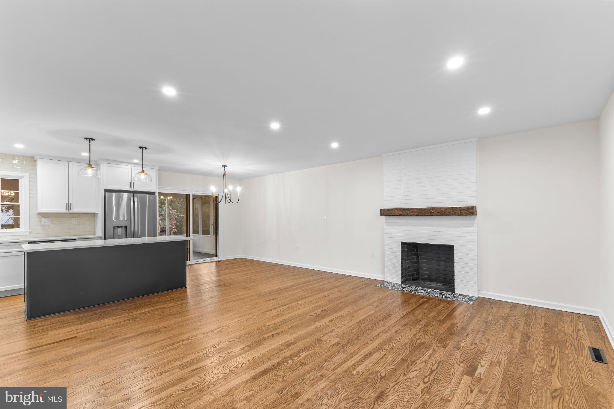 ANNAPOLIS ROADS - Residential