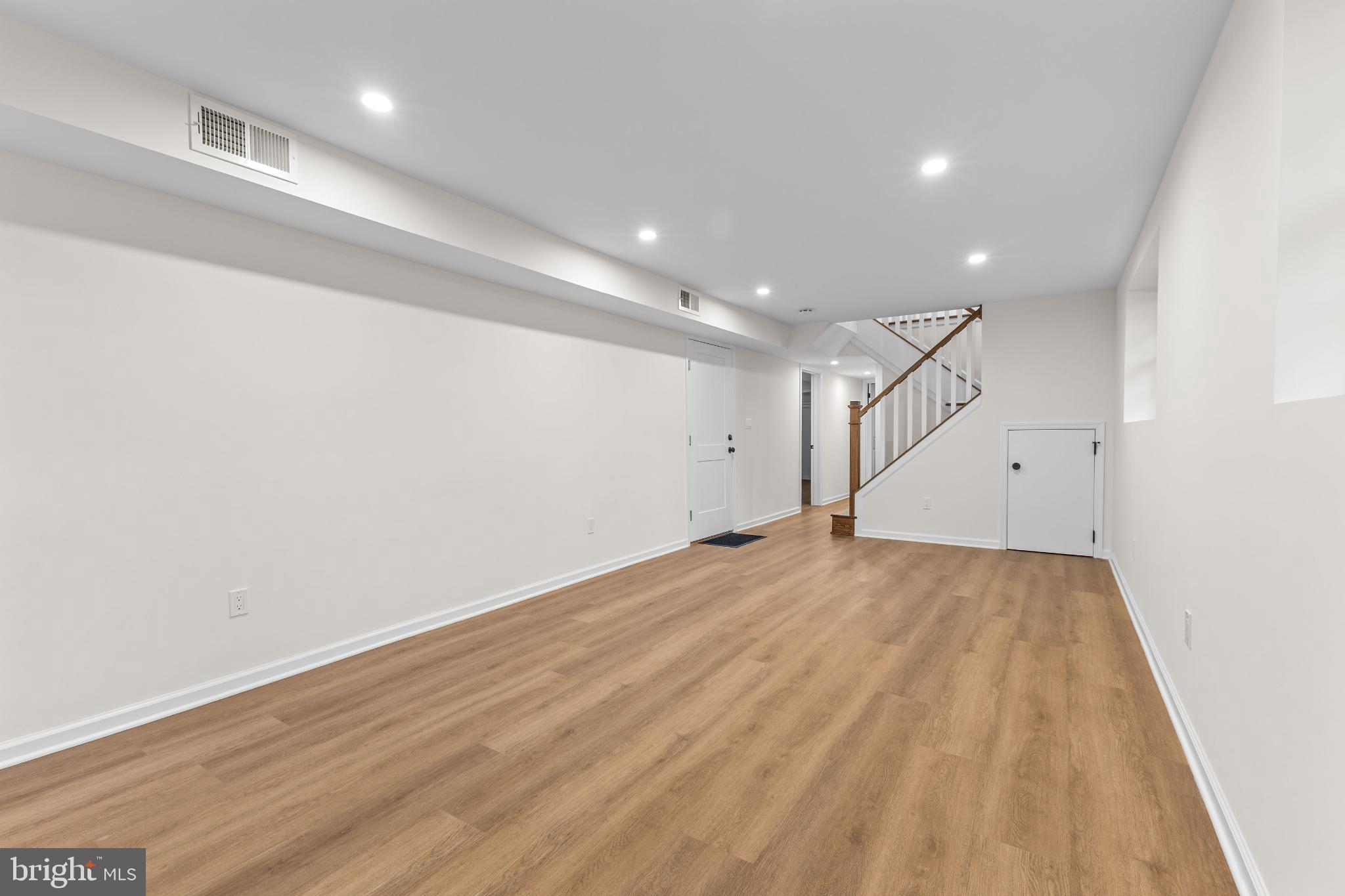 ANNAPOLIS ROADS - Residential