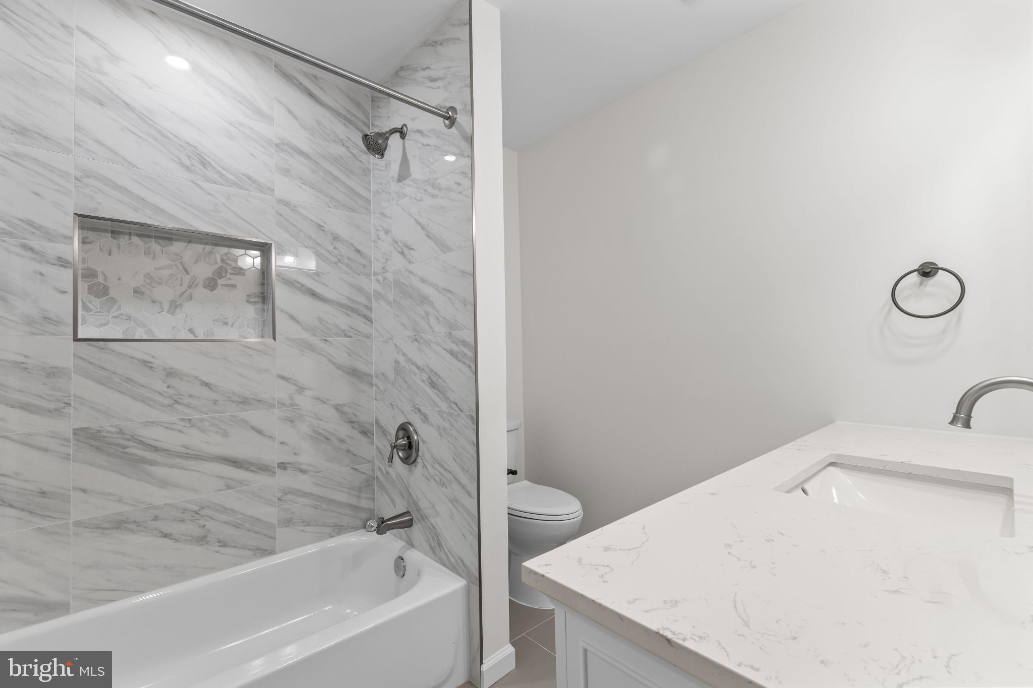 ANNAPOLIS ROADS - Residential