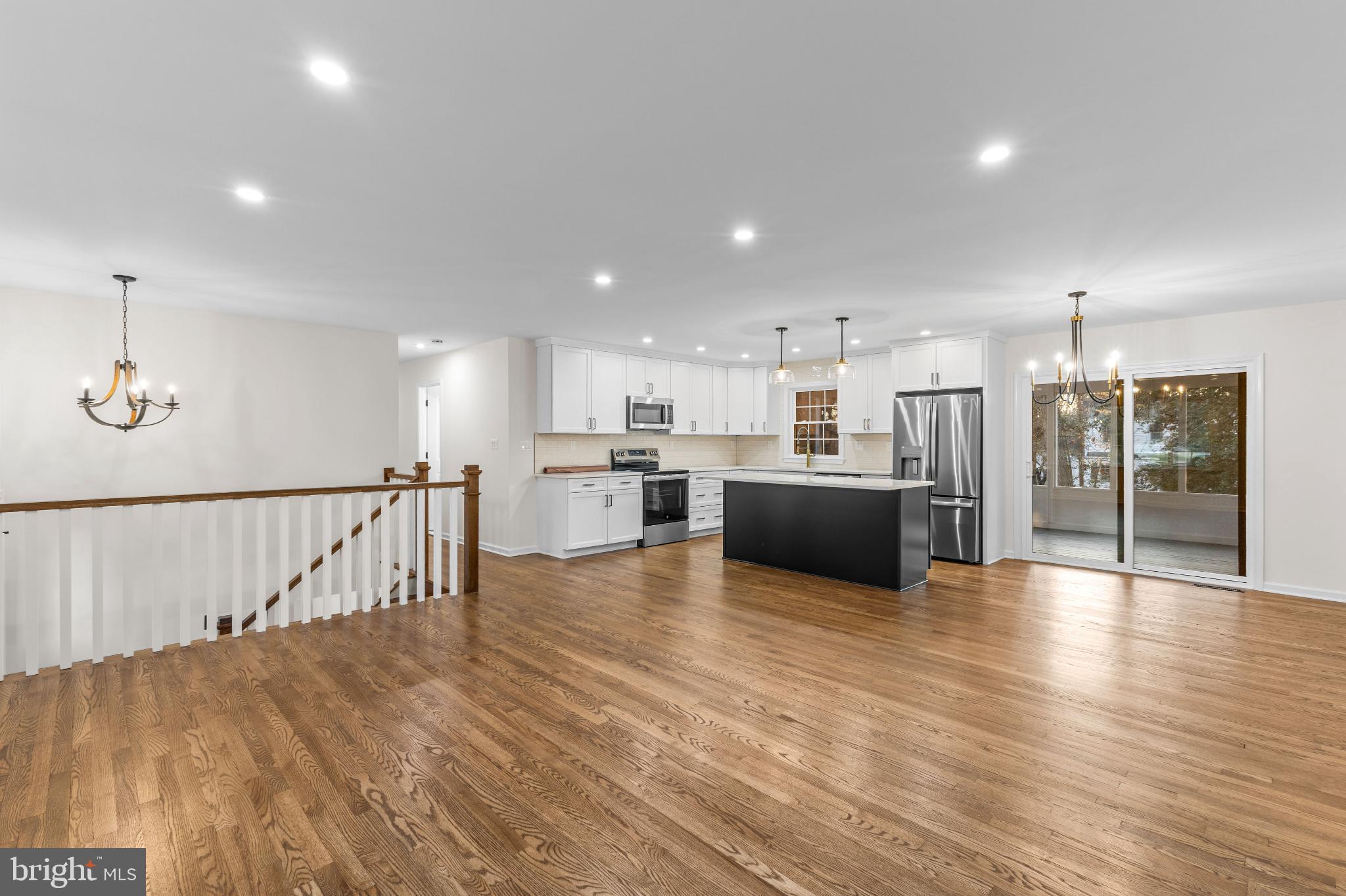 ANNAPOLIS ROADS - Residential