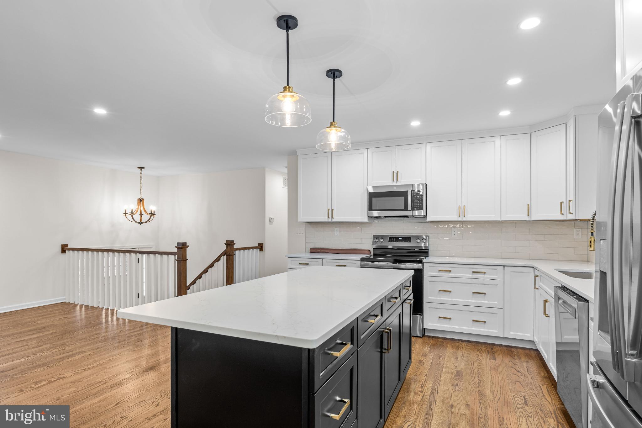 ANNAPOLIS ROADS - Residential