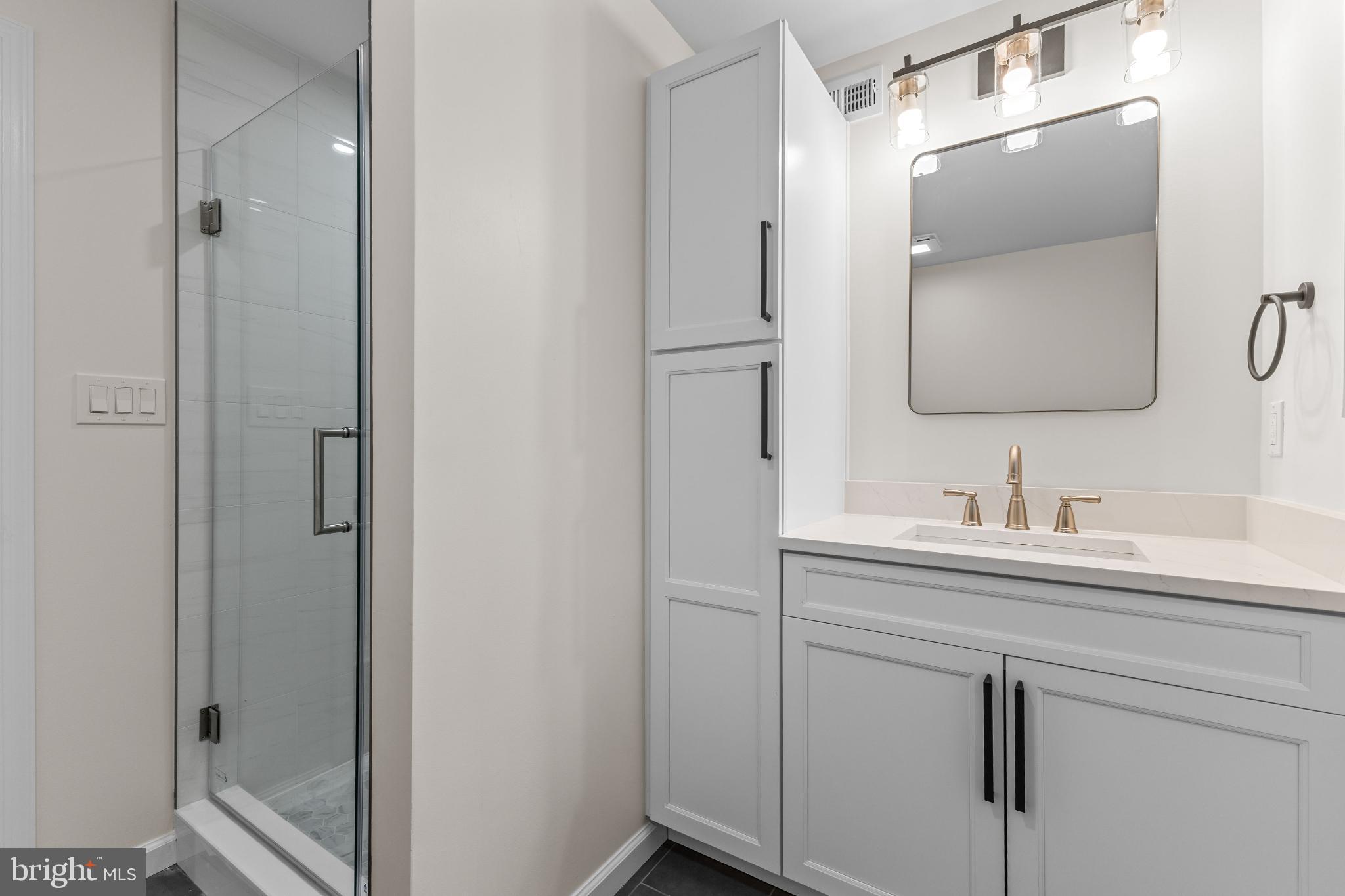 ANNAPOLIS ROADS - Residential