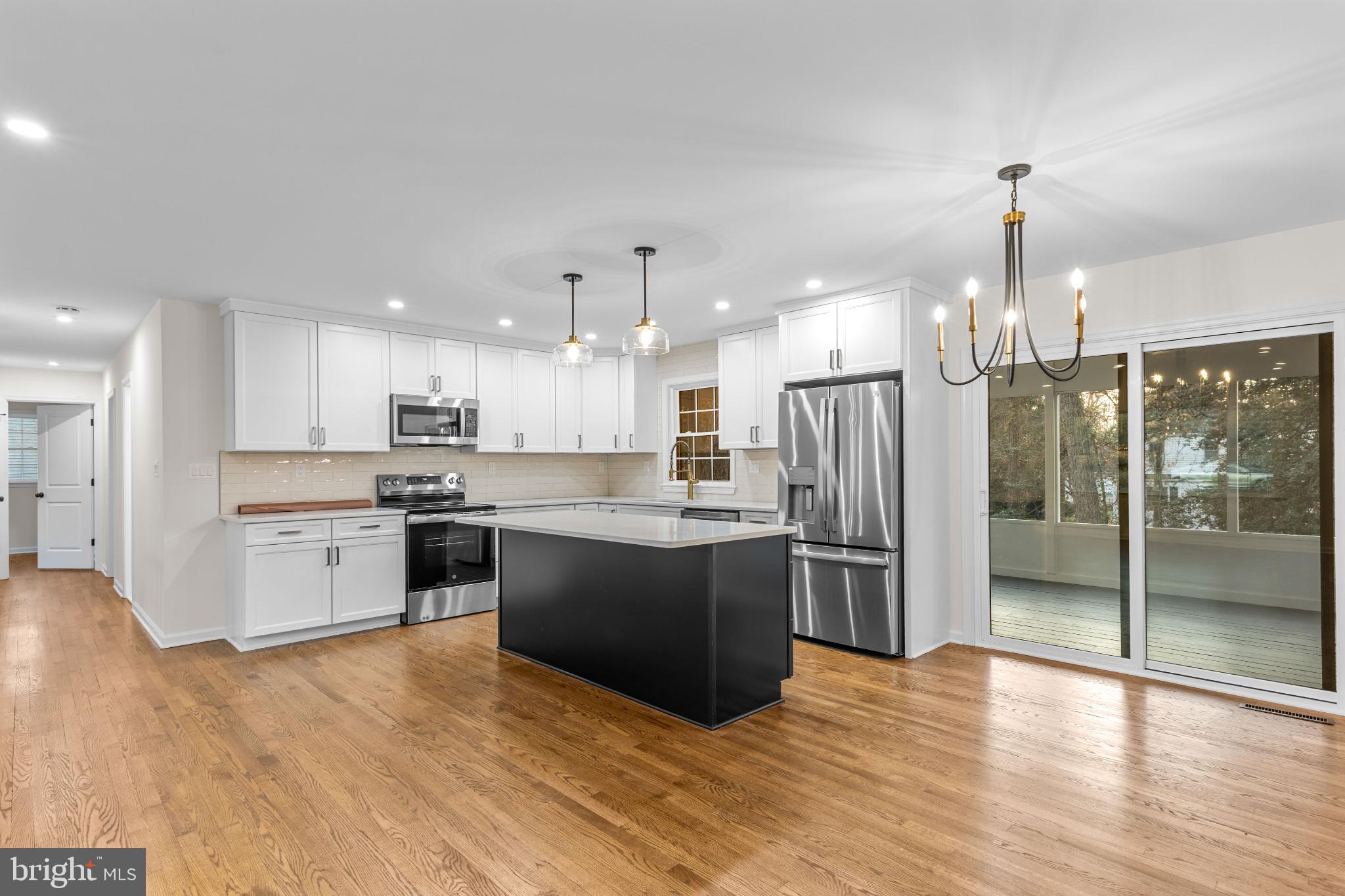 ANNAPOLIS ROADS - Residential