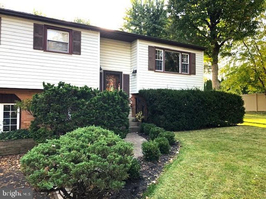 Photo of 653 Avenue A, FEASTERVILLE TREVOSE, PA 19053 (MLS # PABU2109586)