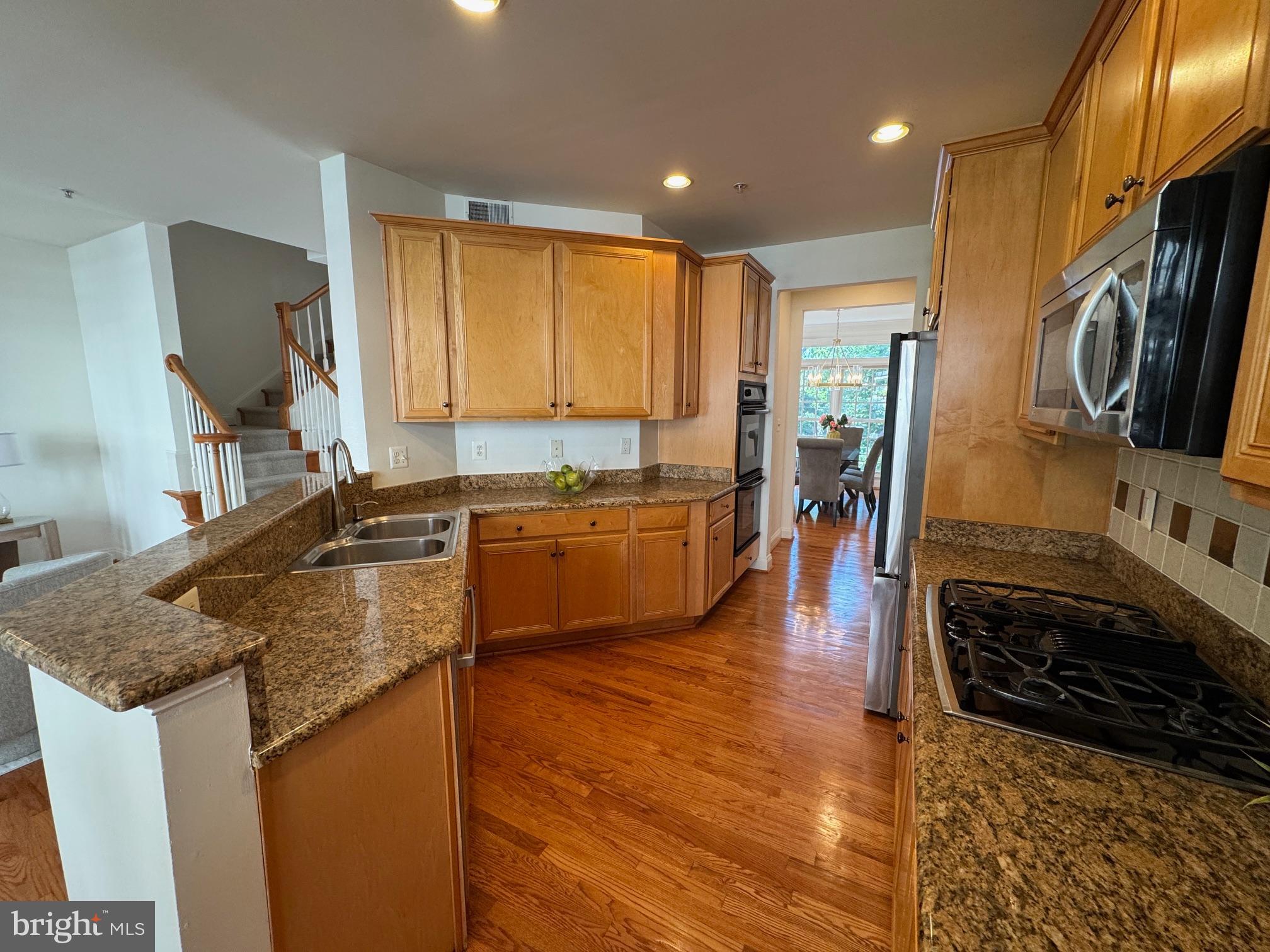 1646 COLONIAL HILLS DRIVE