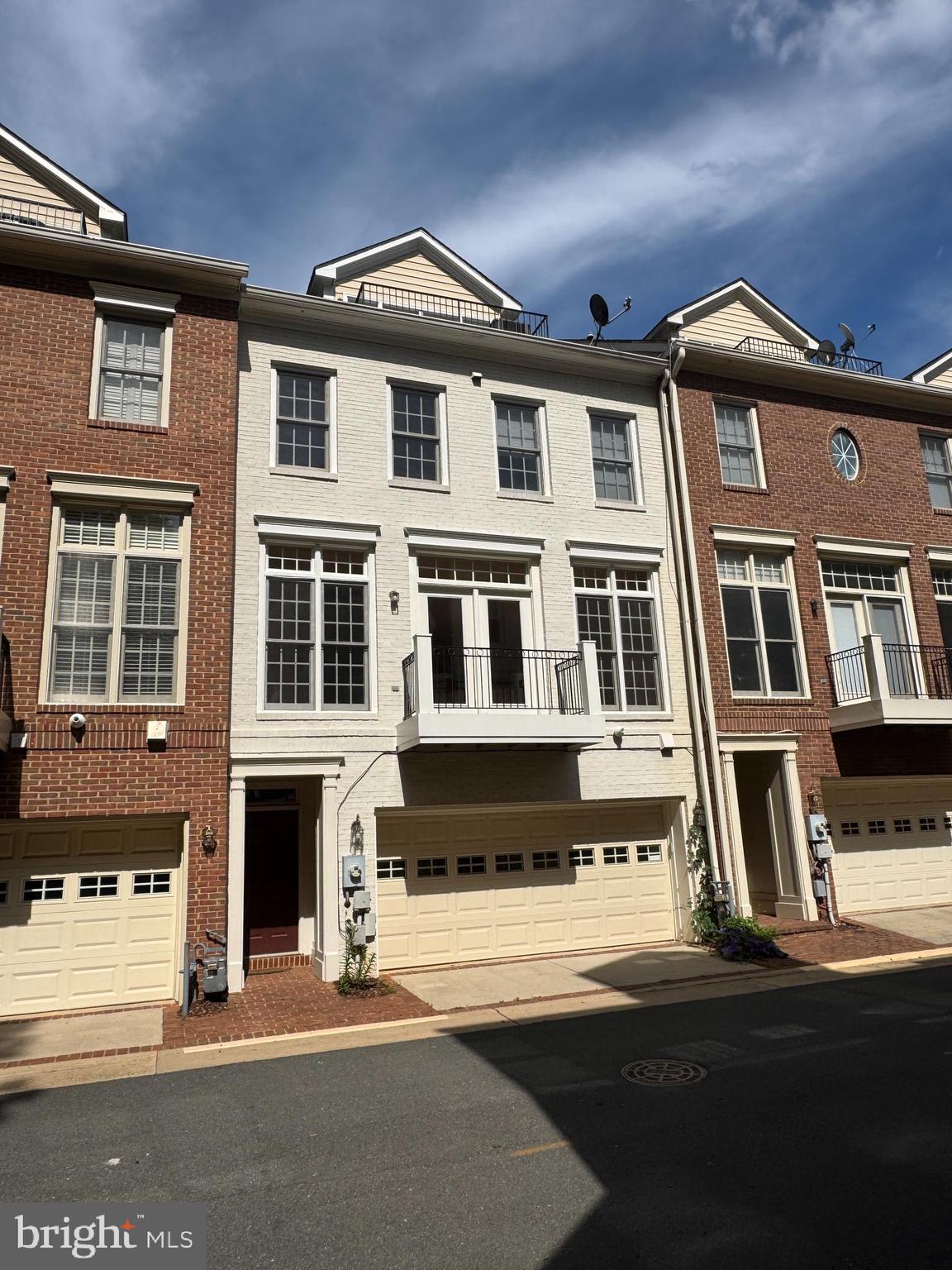 1646 COLONIAL HILLS DRIVE