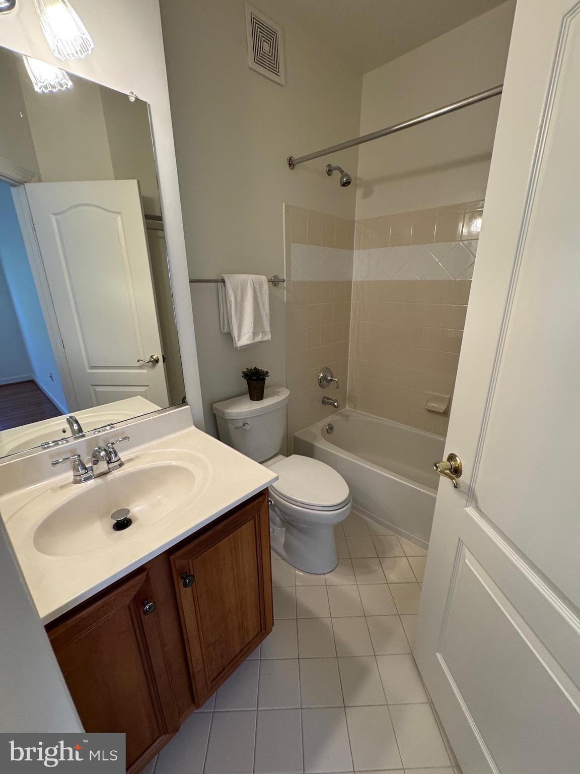 MCLEAN RIDGE - Residential Lease