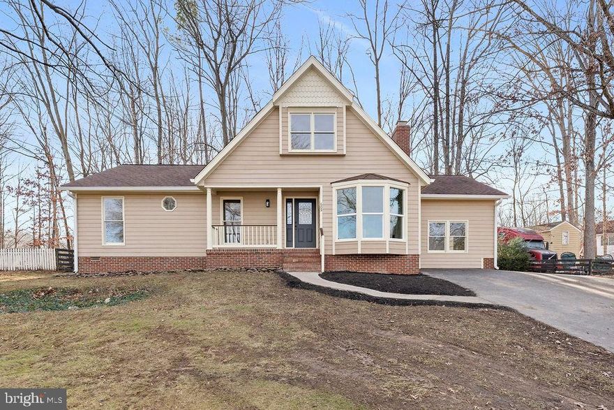 Newly remodeled 4 bedroom, 3 bath home has a loft and guest bath on the top level. Spacious kitchen with views of the backyard from both the sink and eat-in-area. Large fenced yard. Master bedroom has a private patio that opens to the backyard as well. Fireplace on main level. Upgrades include: New HVAC, New Flooring, New cabinets and New appliances.