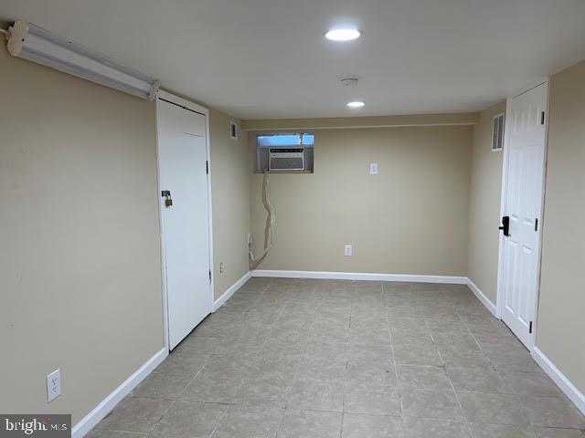 FLORIS DOWNS - Residential Lease