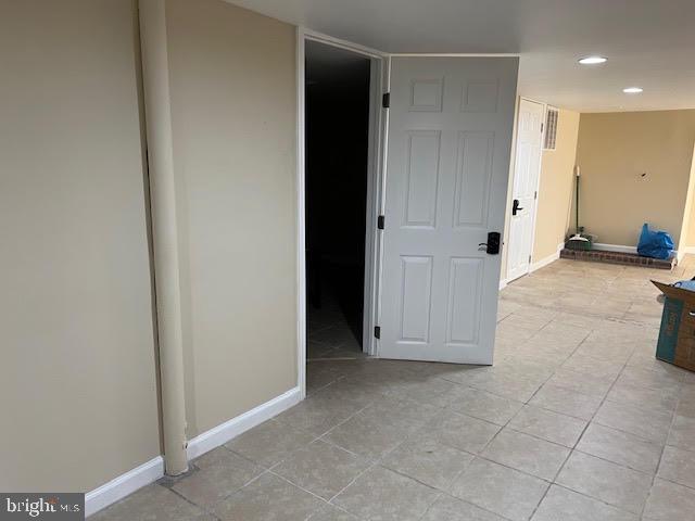 FLORIS DOWNS - Residential Lease