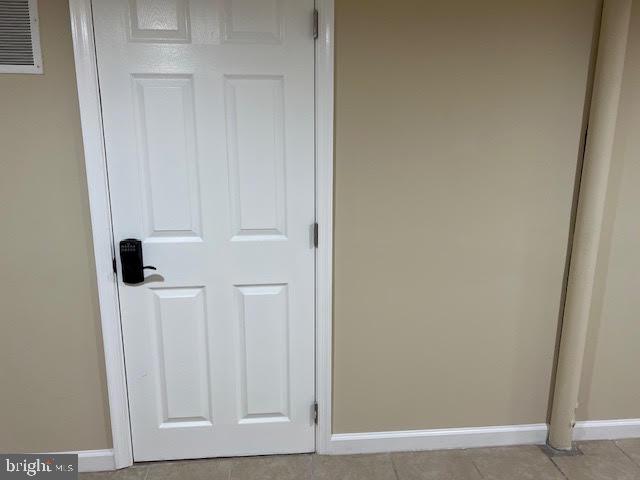 FLORIS DOWNS - Residential Lease