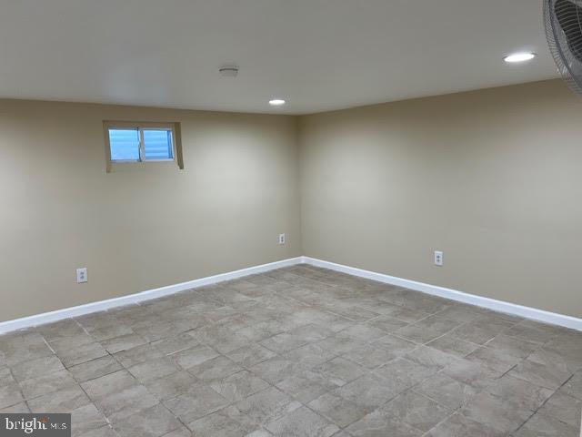 FLORIS DOWNS - Residential Lease