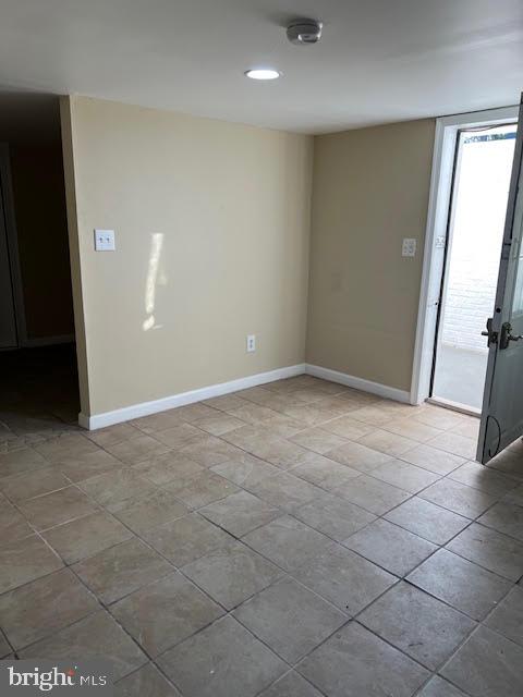 FLORIS DOWNS - Residential Lease