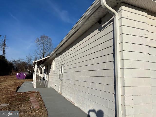 FLORIS DOWNS - Residential Lease