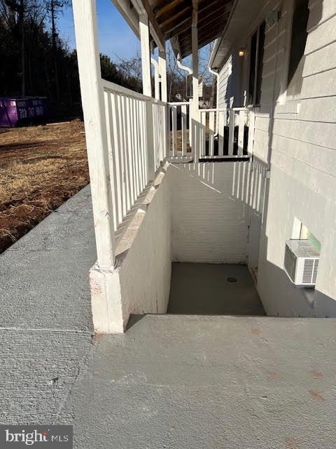 FLORIS DOWNS - Residential Lease