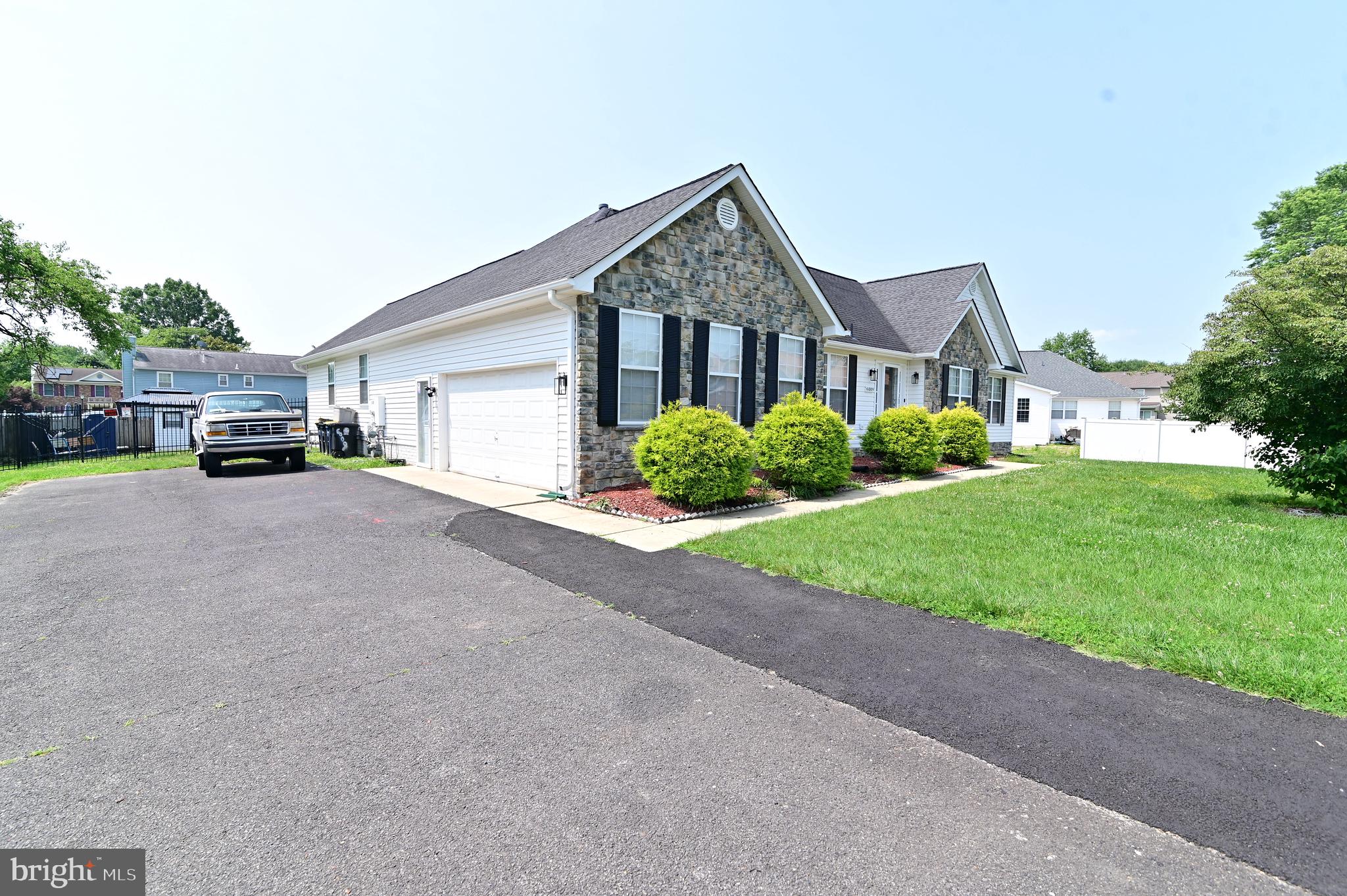 6009 SELLNER LANE
