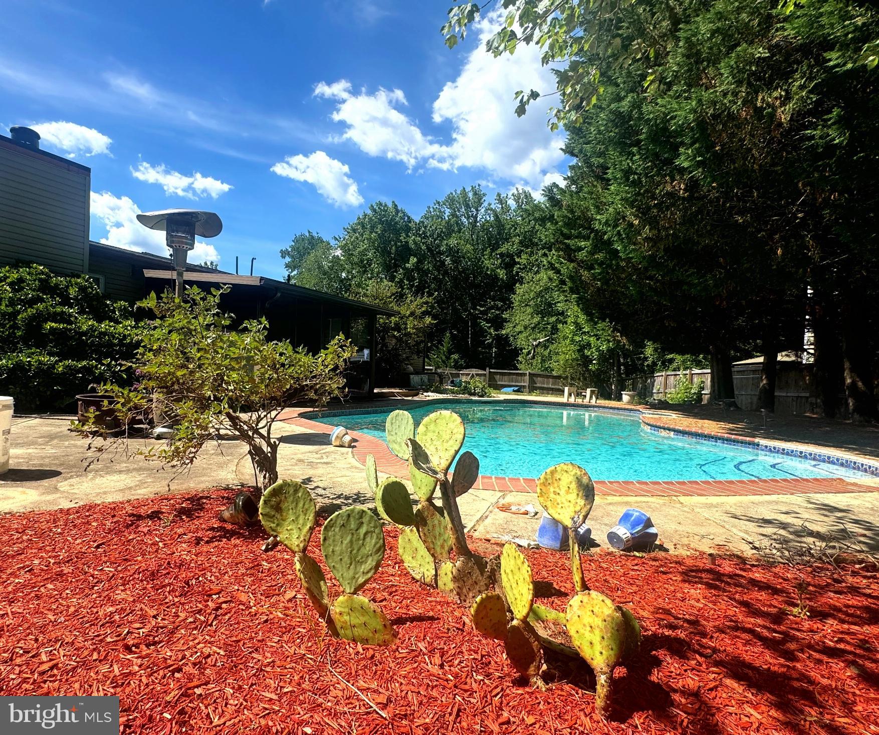 15514 POWELL LANE