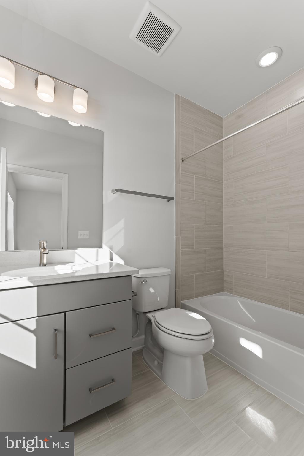 POTOMAC OVERLOOK - Residential