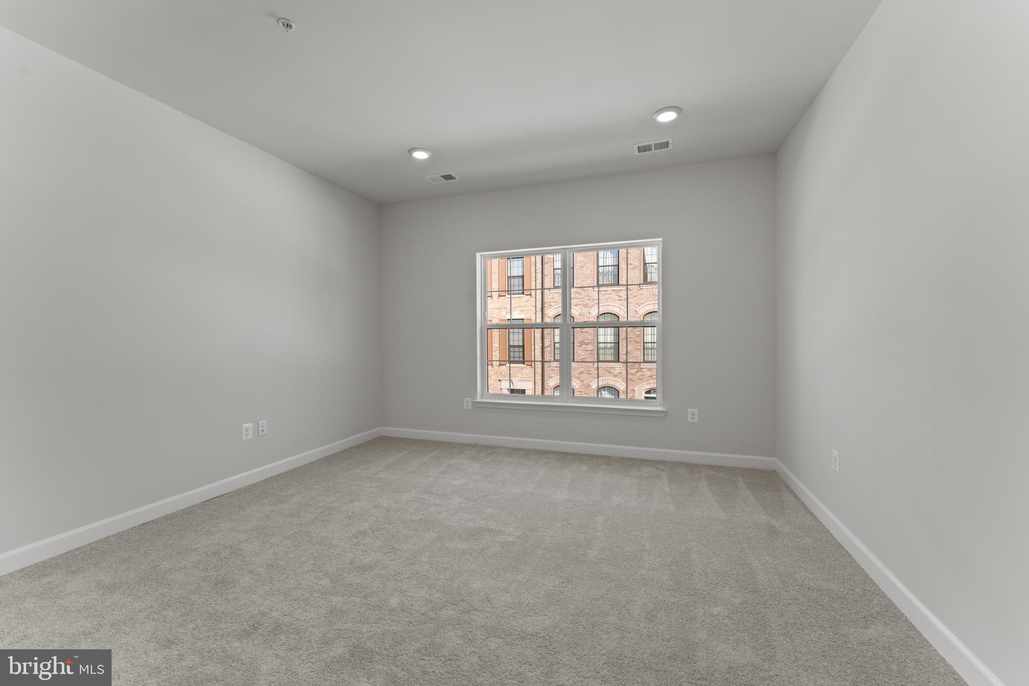 POTOMAC OVERLOOK - Residential