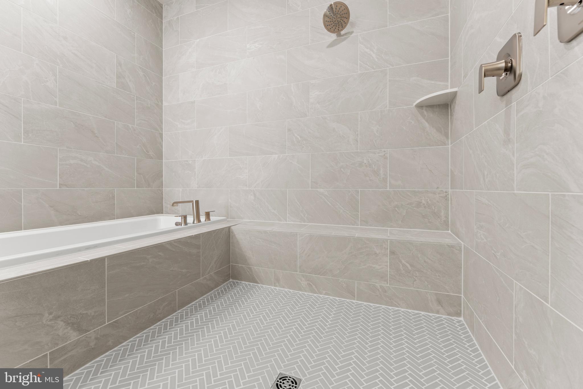 POTOMAC OVERLOOK - Residential