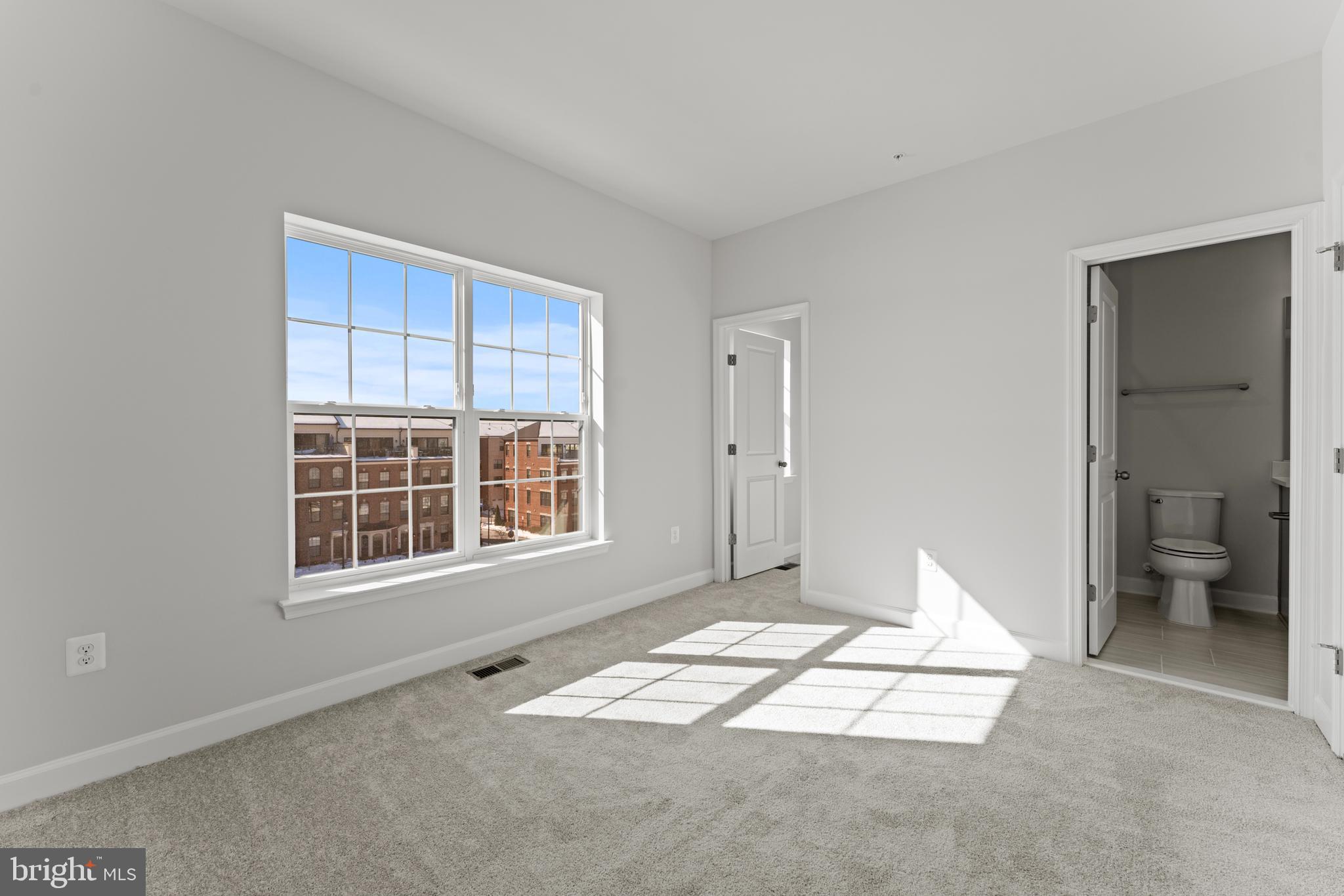 POTOMAC OVERLOOK - Residential