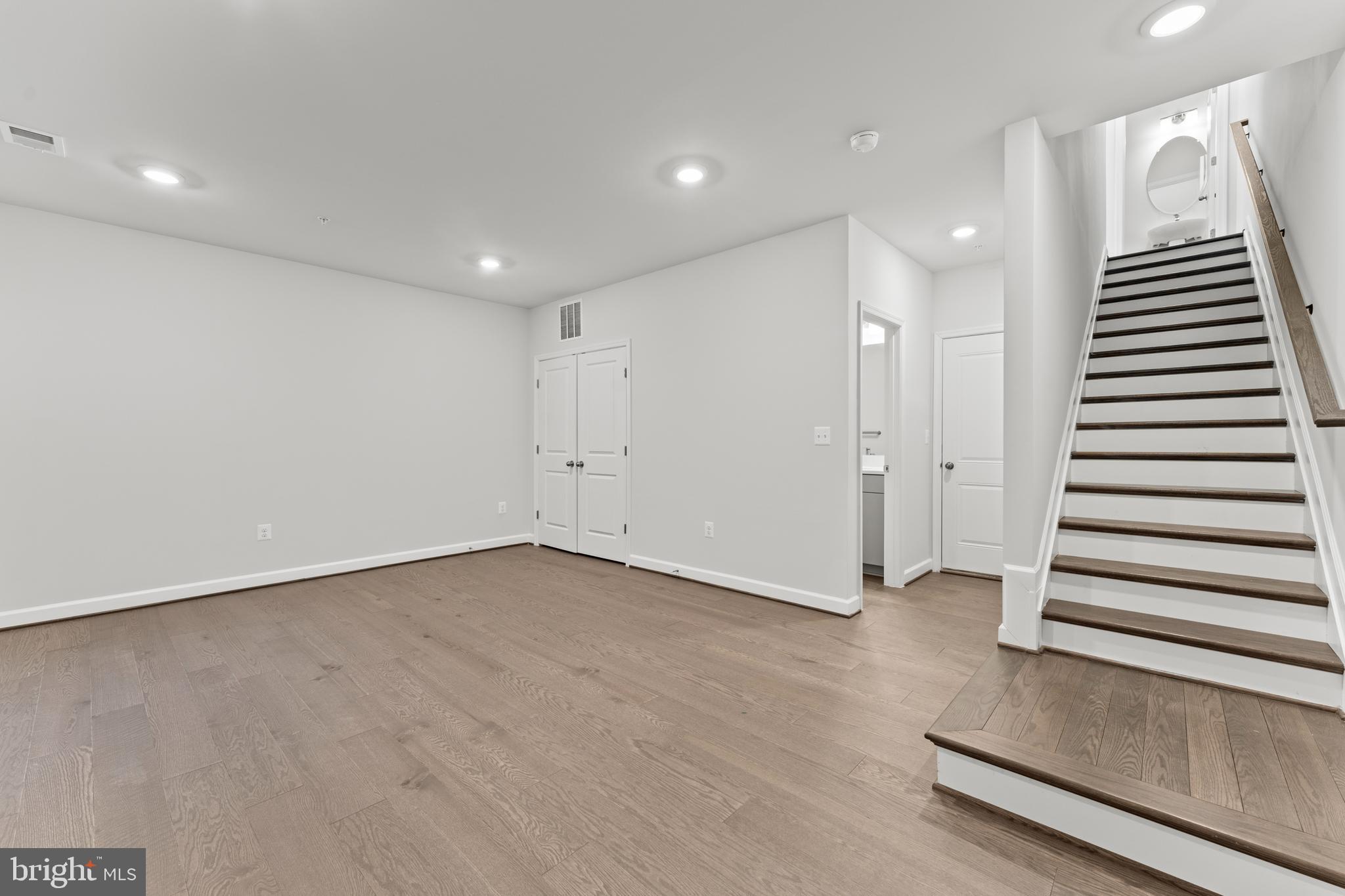 POTOMAC OVERLOOK - Residential