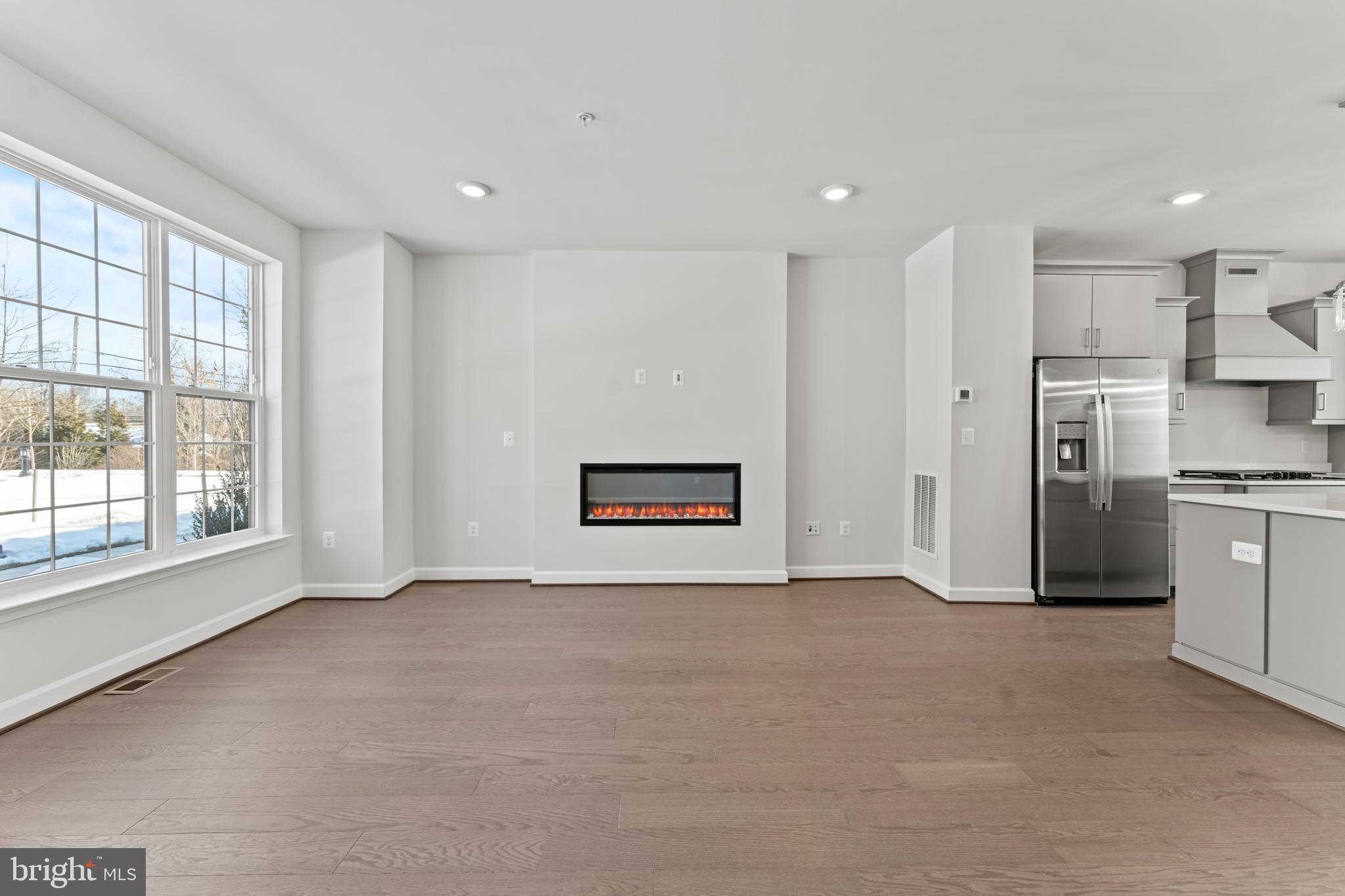 POTOMAC OVERLOOK - Residential