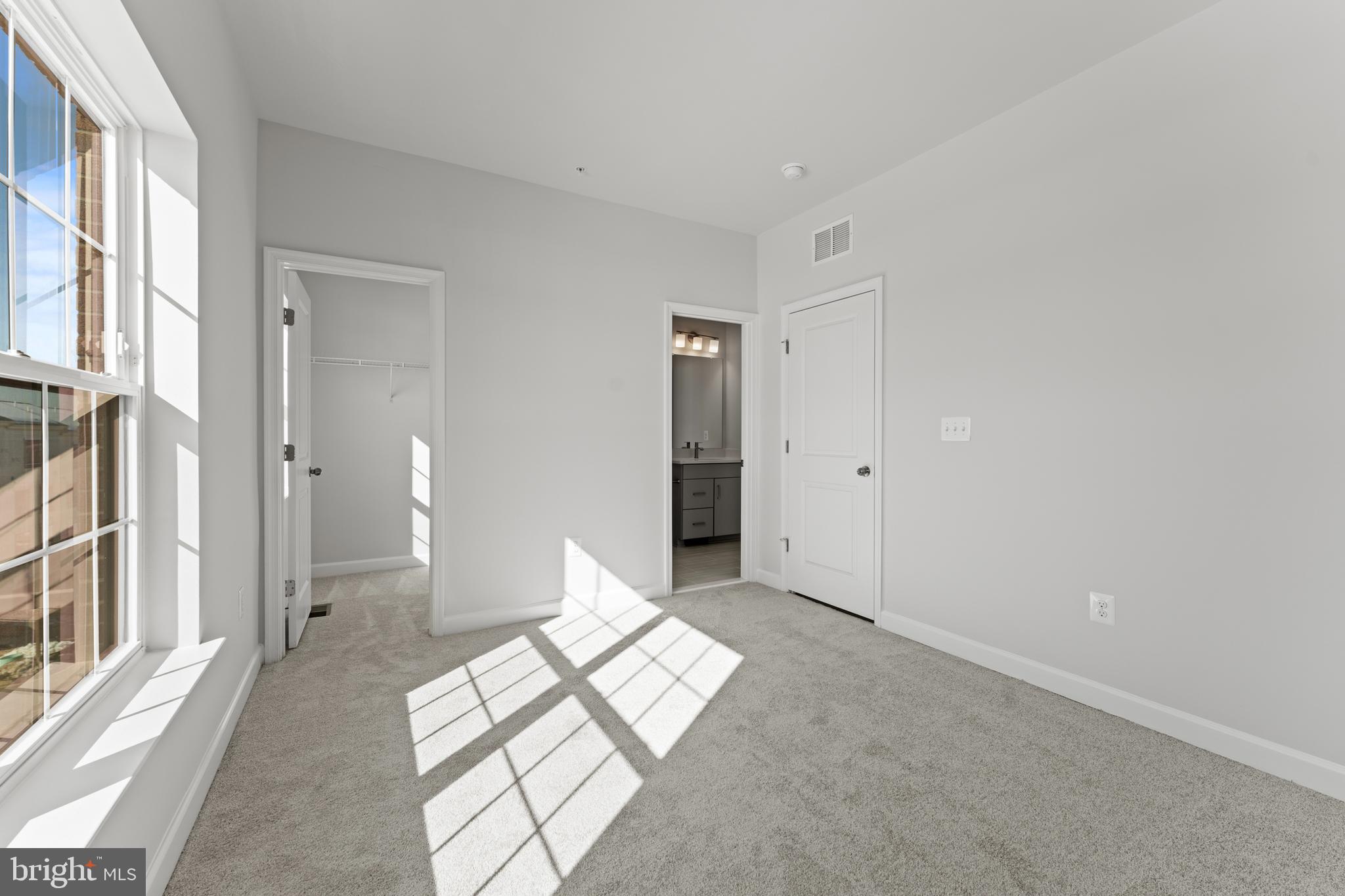 POTOMAC OVERLOOK - Residential