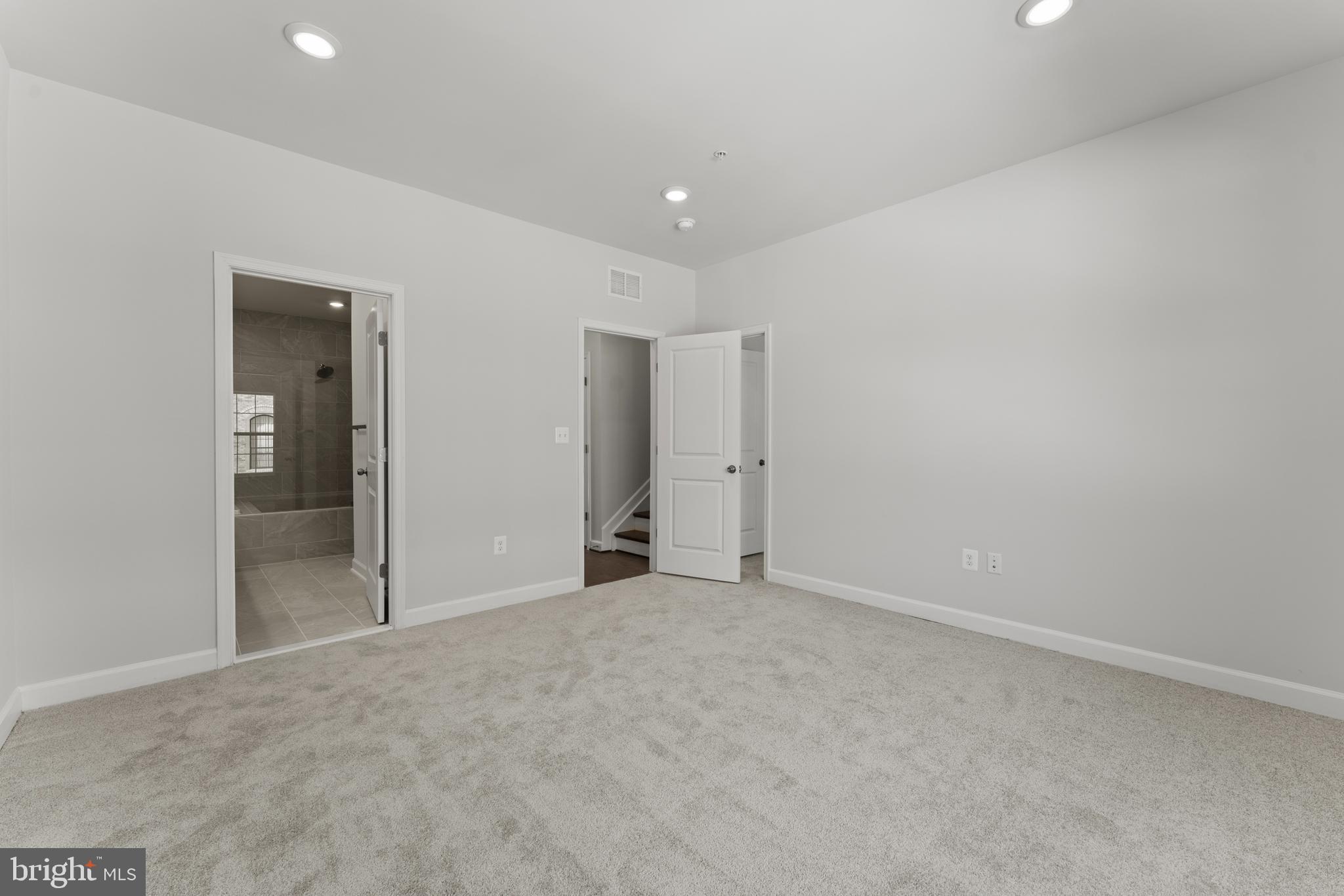 POTOMAC OVERLOOK - Residential