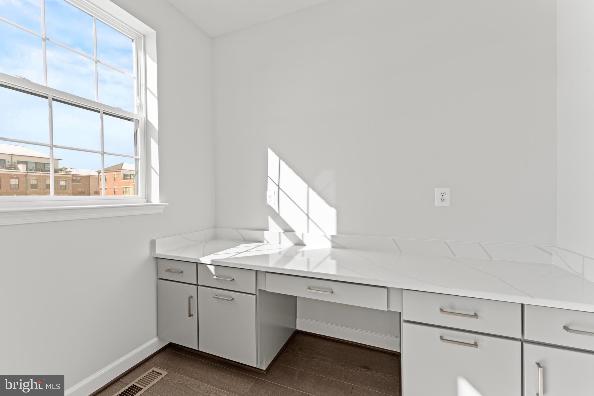 POTOMAC OVERLOOK - Residential