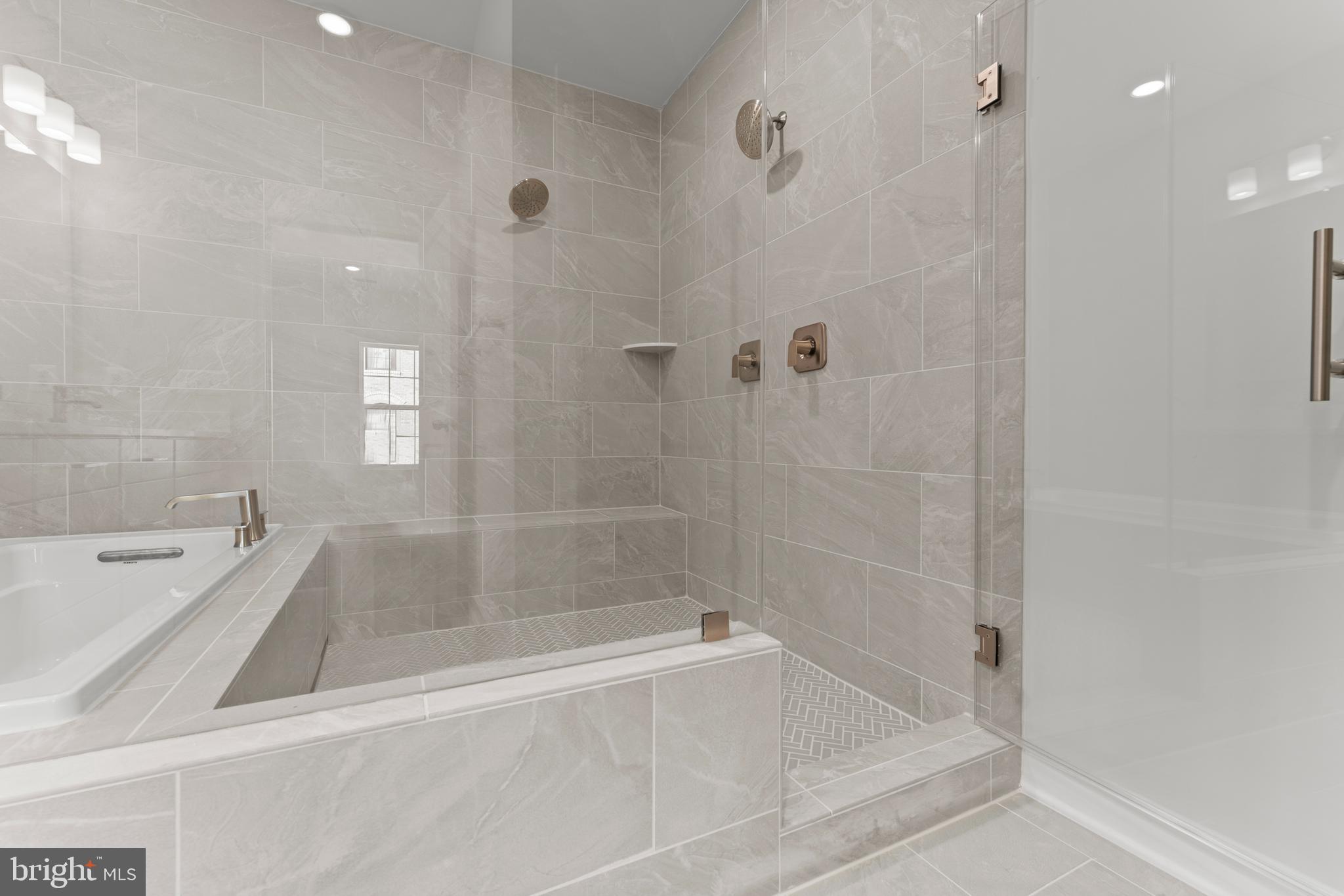 POTOMAC OVERLOOK - Residential