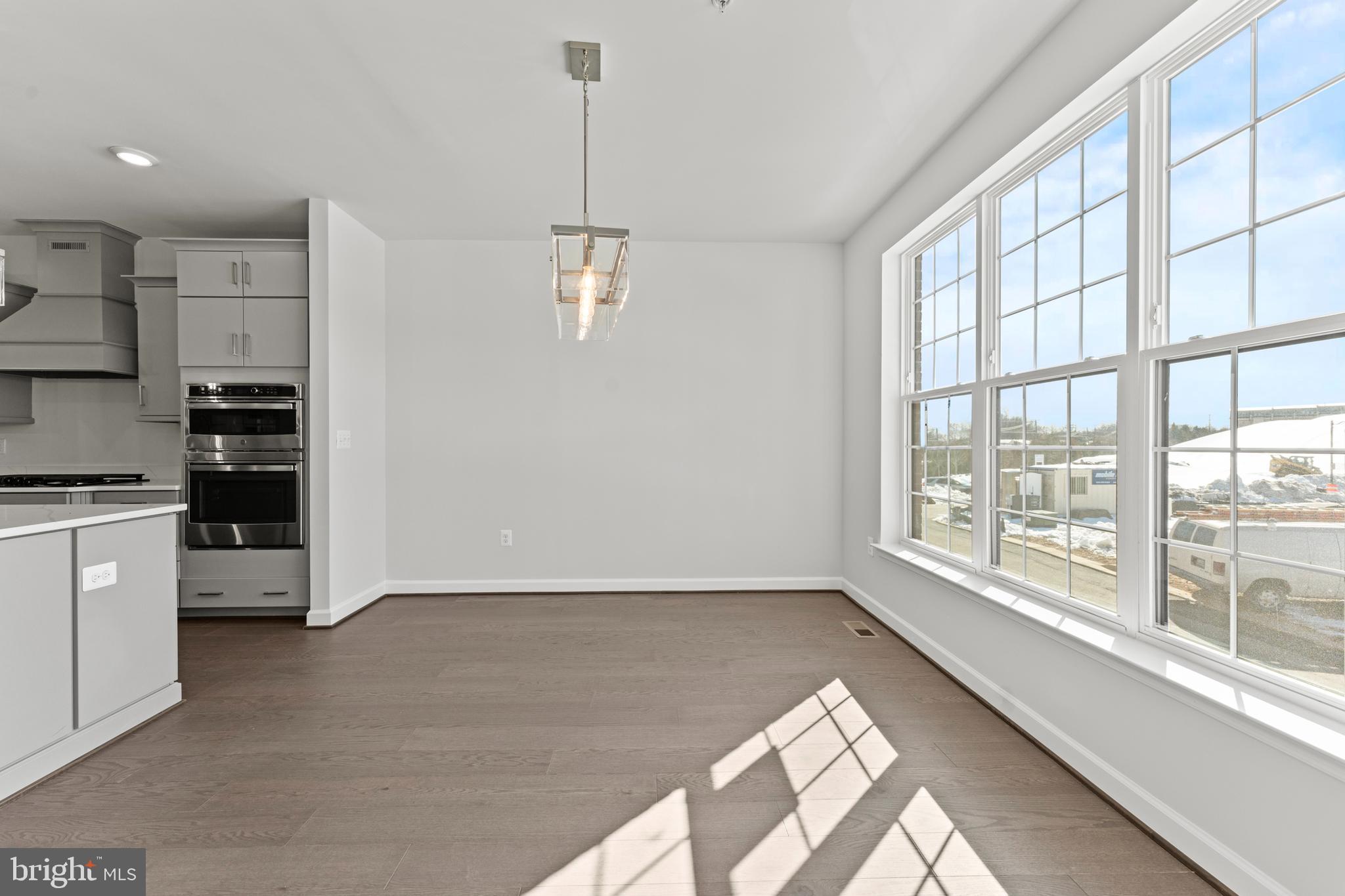 POTOMAC OVERLOOK - Residential