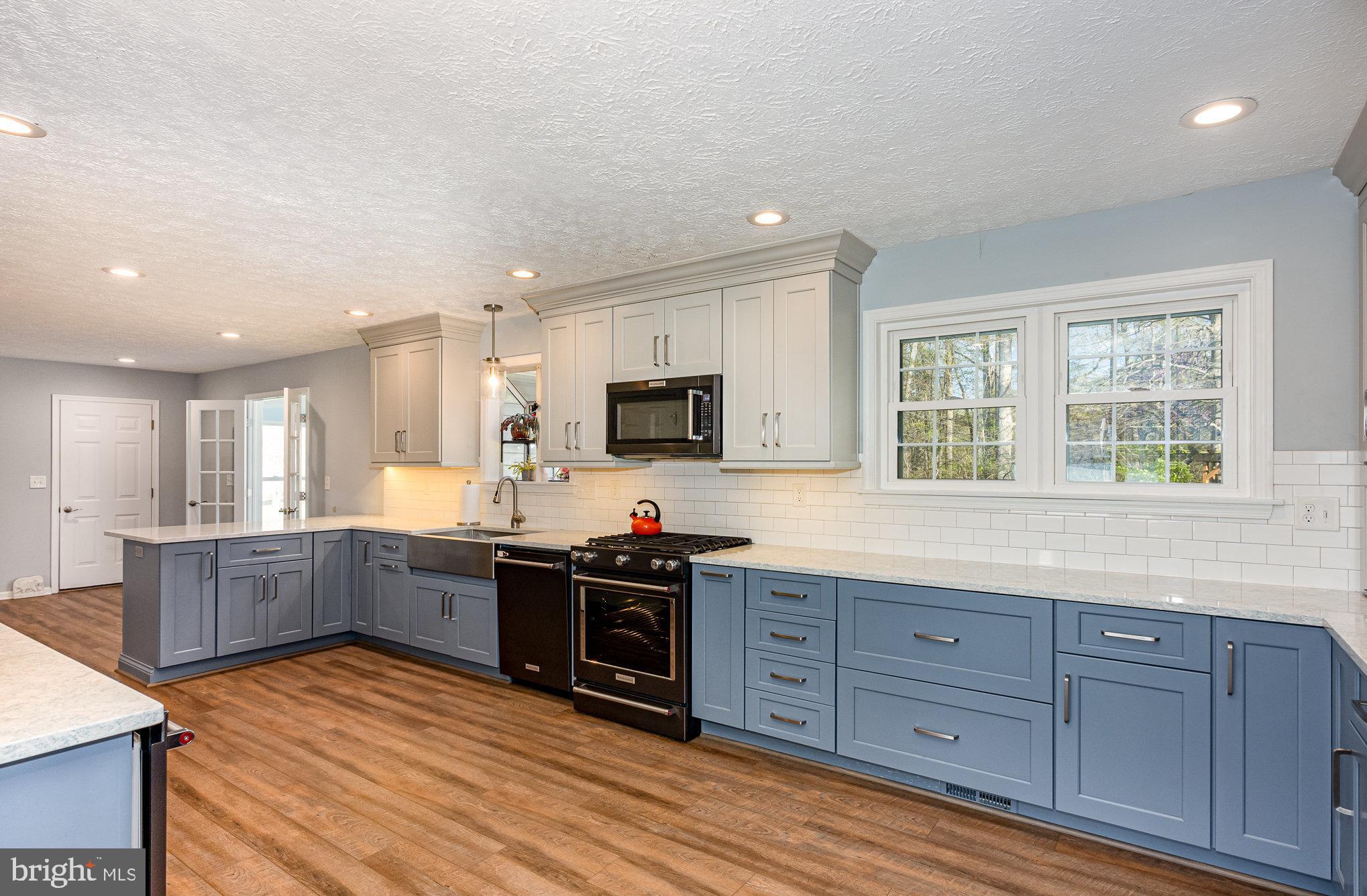 HUNTERS RUN - Residential