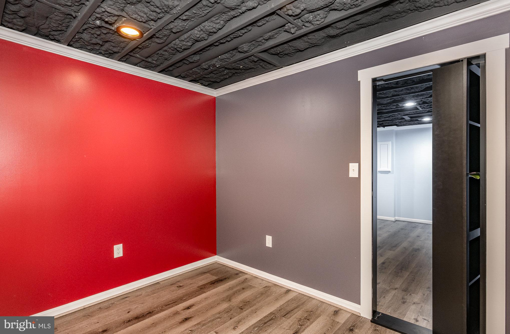 HUNTERS RUN - Residential